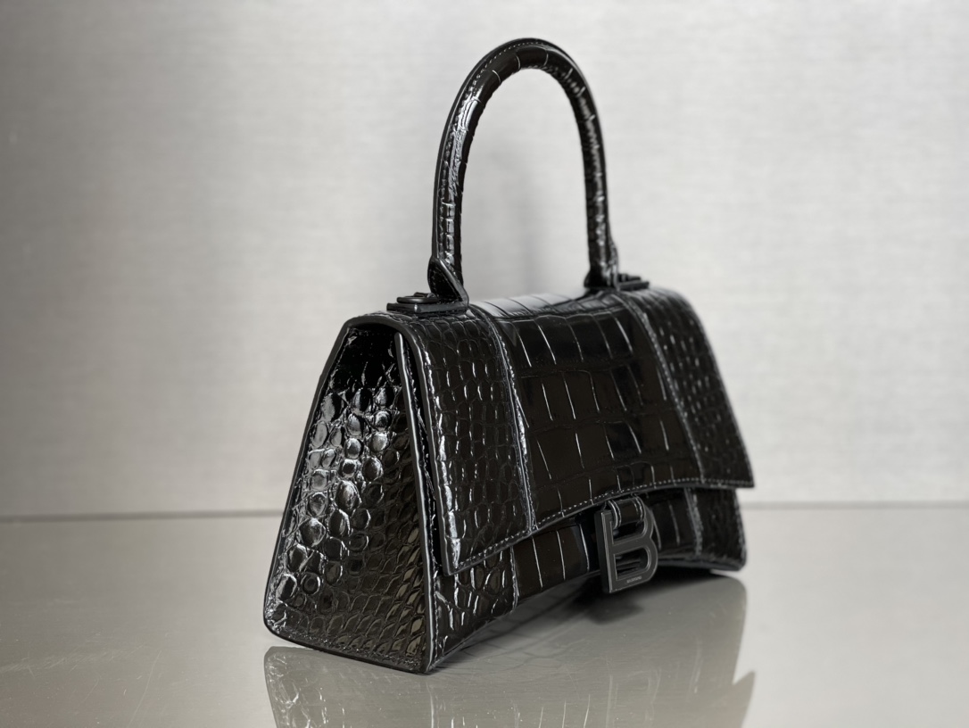 23CM Balenciag 巴黎世家 𝗛𝗼𝘂𝗿𝗴𝗹𝗮𝘀𝘀 沙漏 标志性浮雕品牌 可调节 牛皮 单肩 斜挎 手提包 女款 黑色黑扣 鳄鱼纹  5935461LR671000