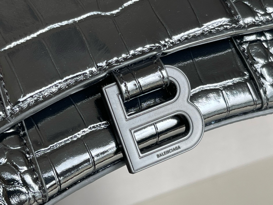 23CM Balenciag 巴黎世家 𝗛𝗼𝘂𝗿𝗴𝗹𝗮𝘀𝘀 沙漏 标志性浮雕品牌 可调节 牛皮 单肩 斜挎 手提包 女款 黑色黑扣 鳄鱼纹  5935461LR671000