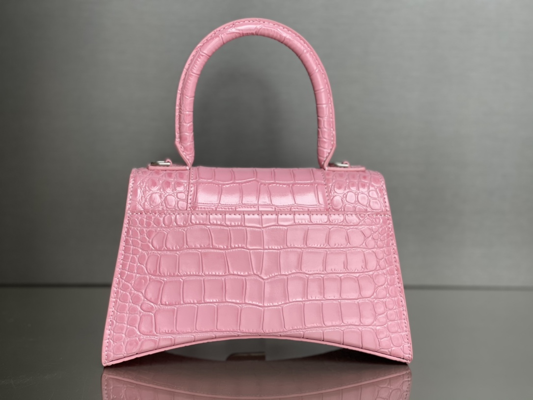 23CM Balenciag 巴黎世家 𝗛𝗼𝘂𝗿𝗴𝗹𝗮𝘀𝘀 沙漏 标志性浮雕品牌 可调节 牛皮 单肩 斜挎 手提包 女款 粉色鳄鱼纹   5935461LR6Y5812