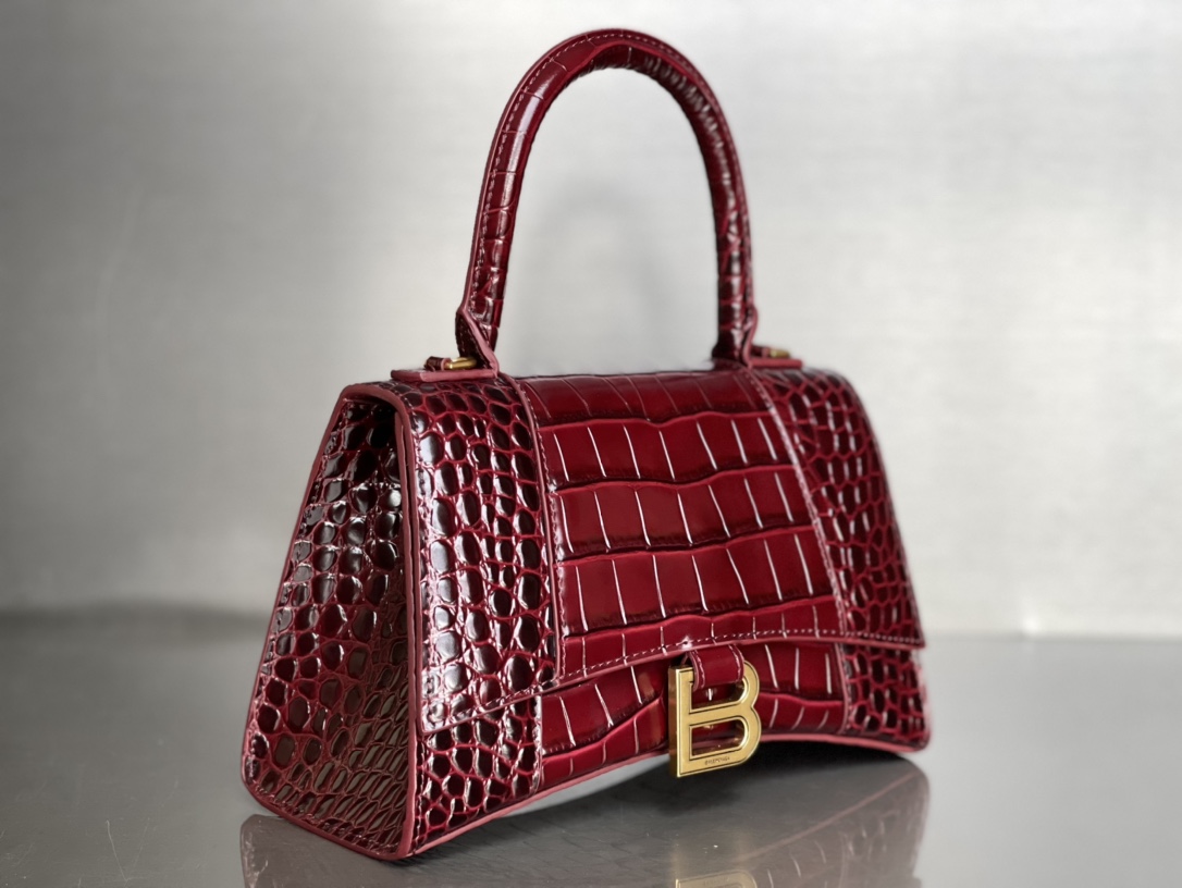 23CM Balenciag 巴黎世家 𝗛𝗼𝘂𝗿𝗴𝗹𝗮𝘀𝘀 沙漏 标志性浮雕品牌 可调节 牛皮 单肩 斜挎 手提包 女款 酒红鳄鱼纹 5935461LRGM6211