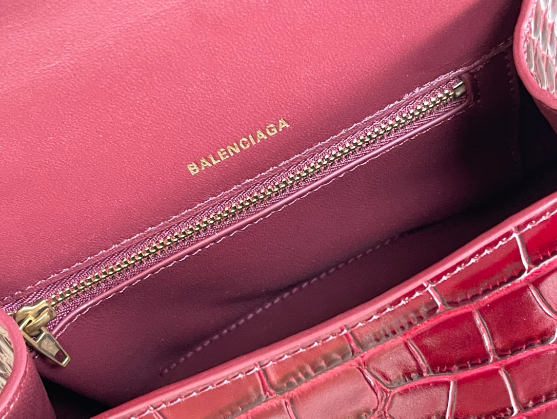 23CM Balenciag 巴黎世家 𝗛𝗼𝘂𝗿𝗴𝗹𝗮𝘀𝘀 沙漏 标志性浮雕品牌 可调节 牛皮 单肩 斜挎 手提包 女款 酒红鳄鱼纹 5935461LRGM6211