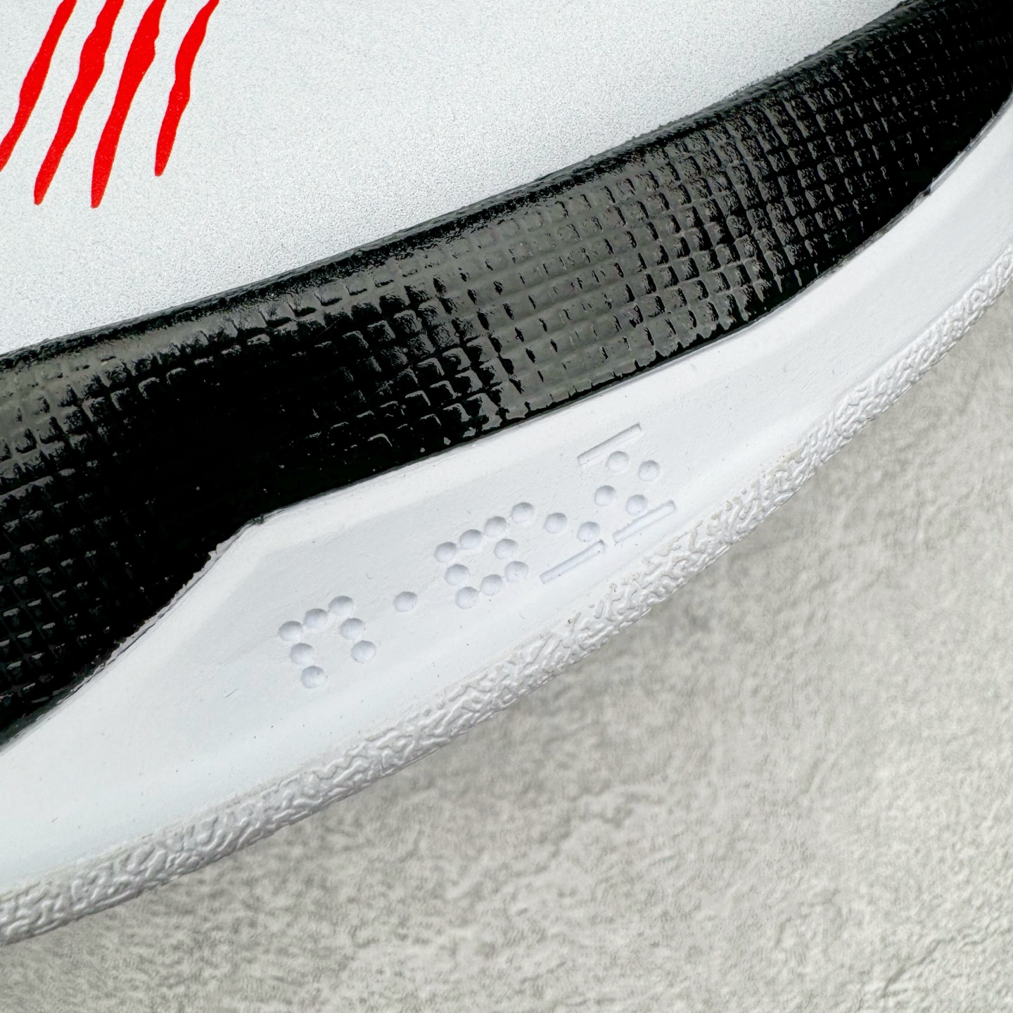 STAR S级 Kobe5 Bruce Lee 科比 5  前掌气垫 后掌EVA 籃球鞋 球鞋 實戰鞋  真碳板  波鞋 李小龙黑白 CD4991-101