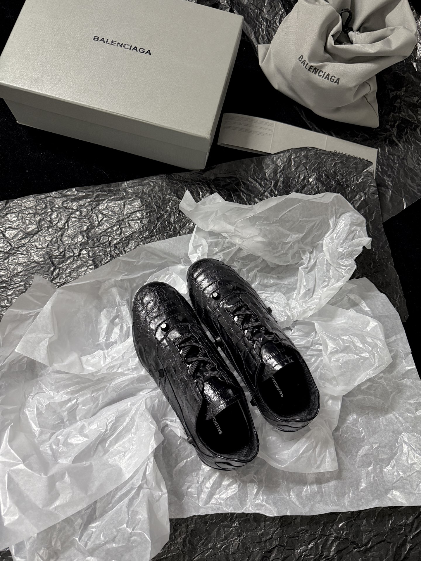  Balenciaga 巴黎世家 CITY 低筒 羊皮革 平底系带  生活休闲鞋 男女同款 C0黑 856693WZENC1080