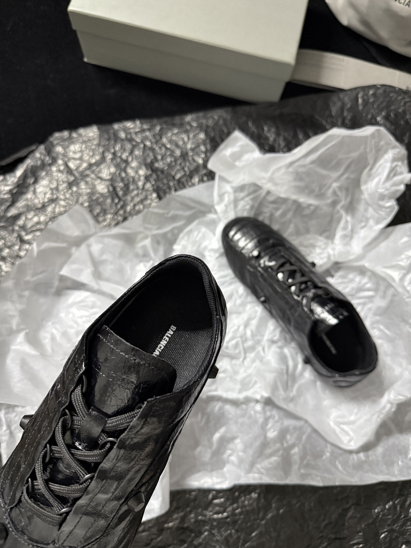  Balenciaga 巴黎世家 CITY 低筒 羊皮革 平底系带  生活休闲鞋 男女同款 C0黑 856693WZENC1080