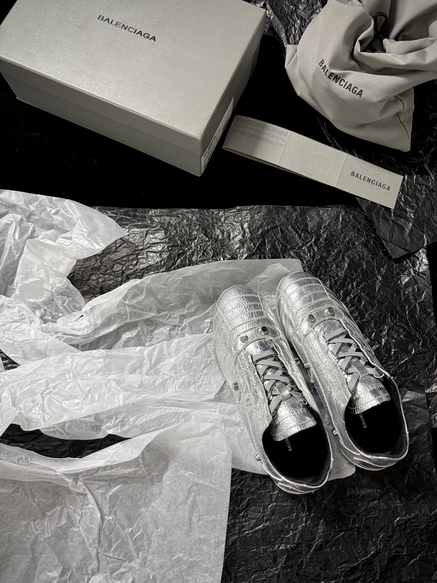 Balenciaga 巴黎世家 CITY 低筒 羊皮革 平底系带  生活休闲鞋 男女同款 C0银856693WZCYL8800