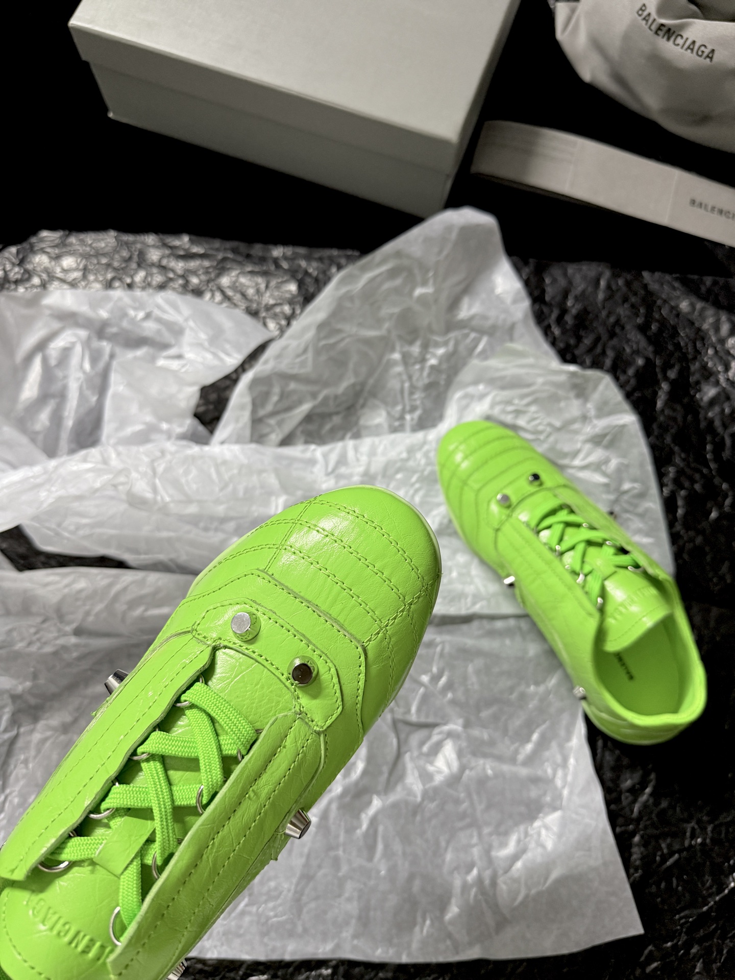 Balenciaga 巴黎世家 CITY 低筒 羊皮革 平底系带  生活休闲鞋 男女同款 C0绿 856694WZENC3300