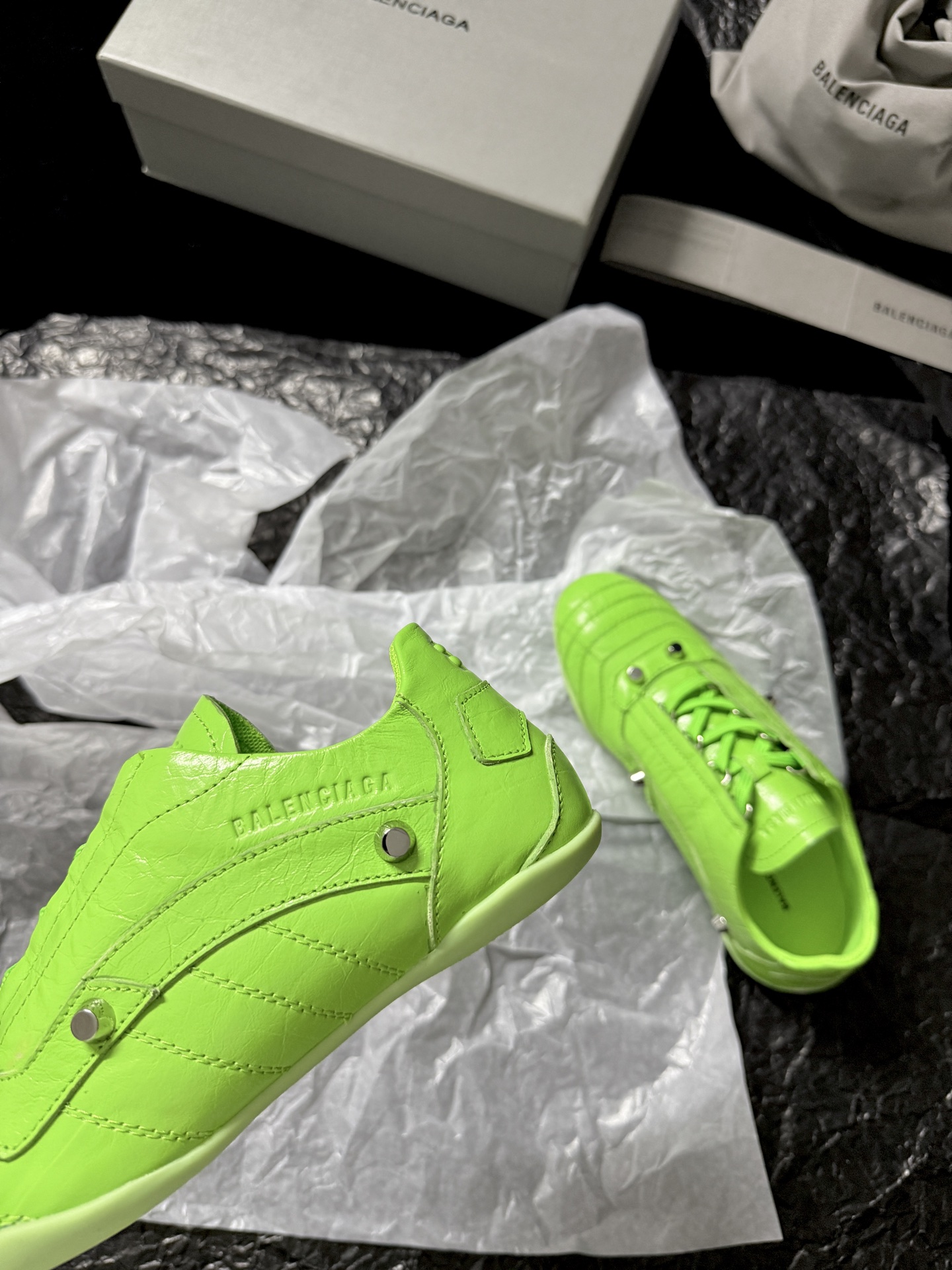 Balenciaga 巴黎世家 CITY 低筒 羊皮革 平底系带  生活休闲鞋 男女同款 C0绿 856694WZENC3300