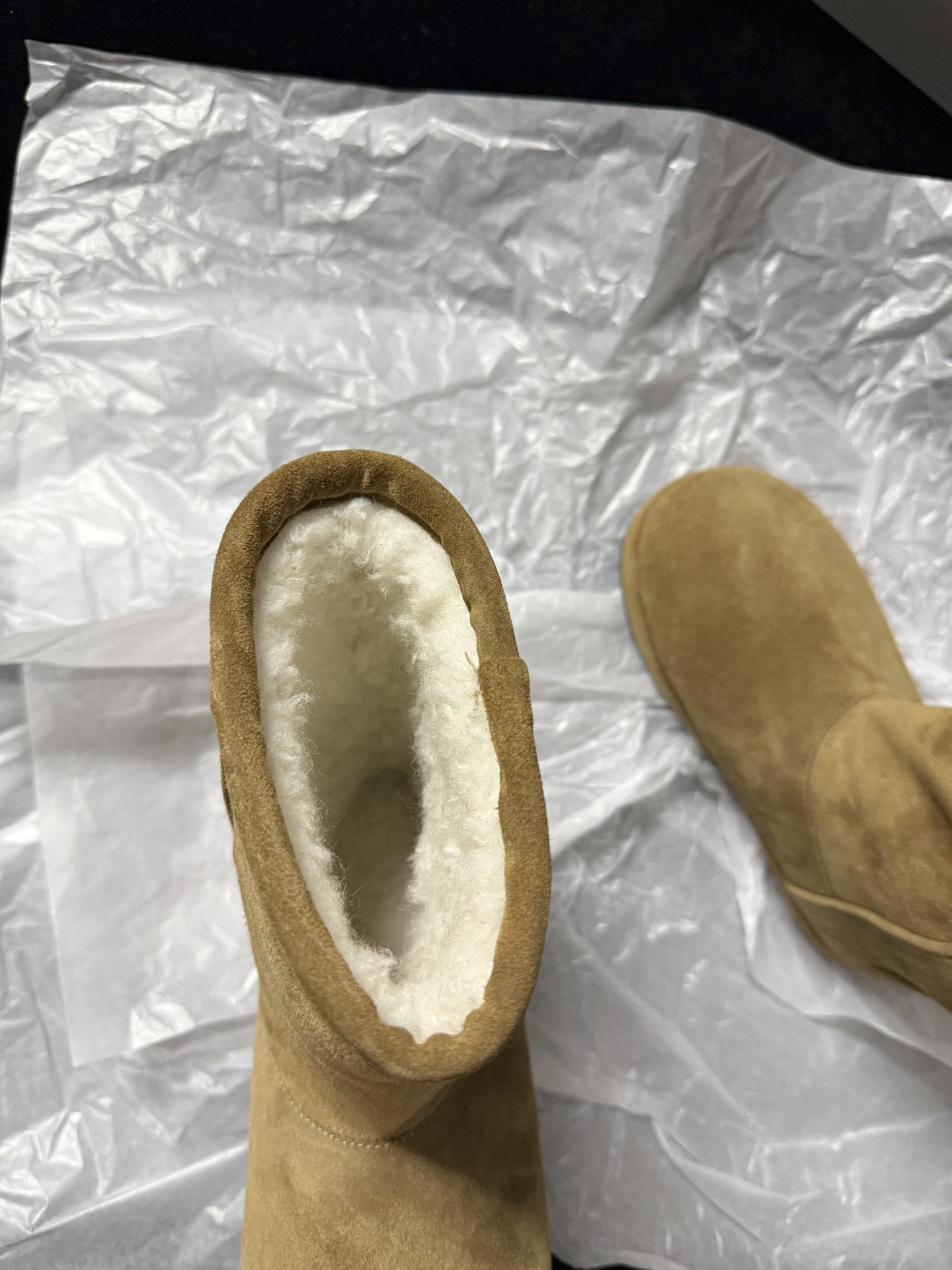 Balenciaga 巴黎世家 Alaska 圆头套筒 短筒 雪地靴 女款 C0棕色  820327WBFC12200