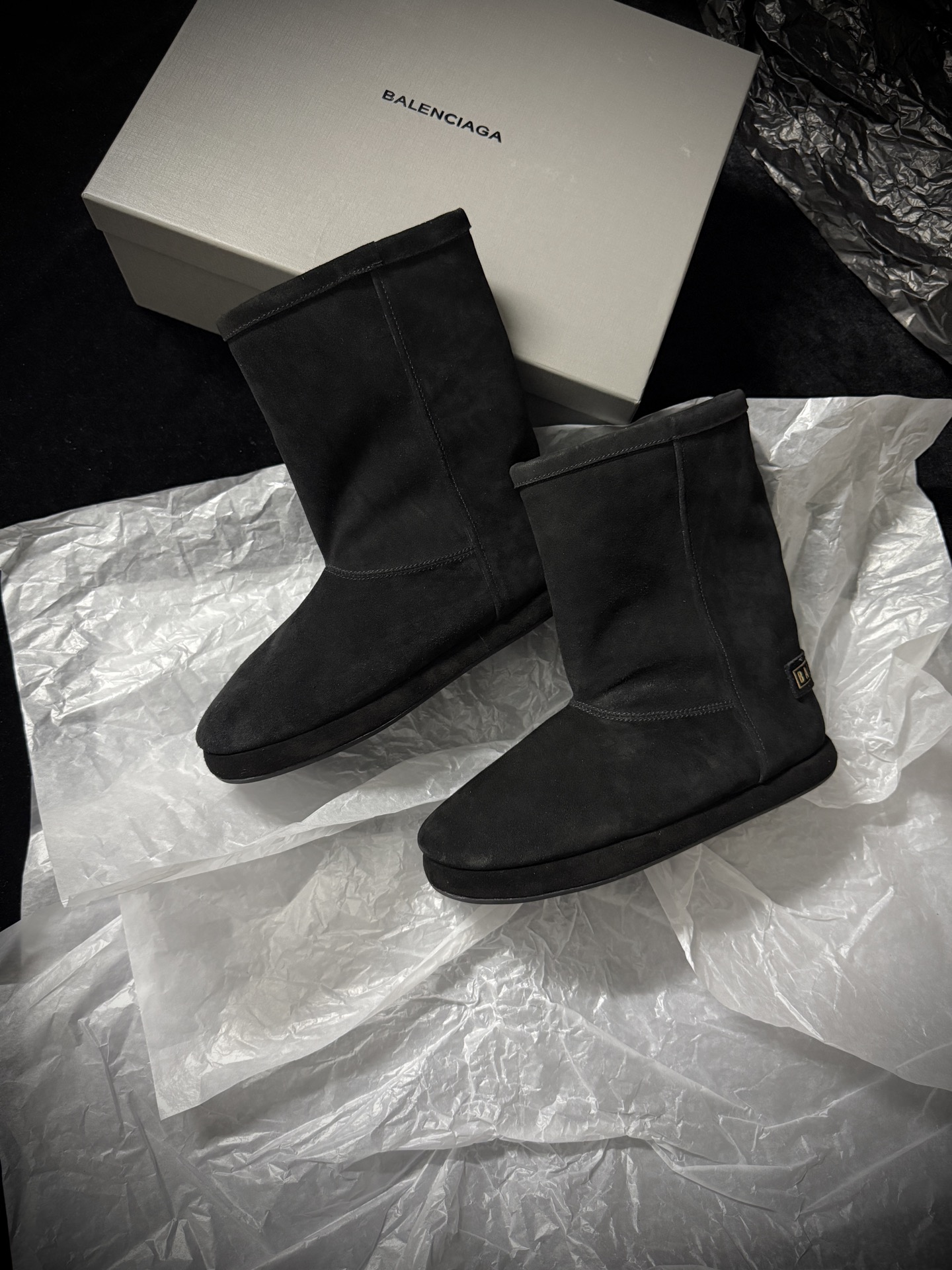 Balenciaga 巴黎世家 Alaska 圆头套筒 短筒 雪地靴 女款 C0黑色