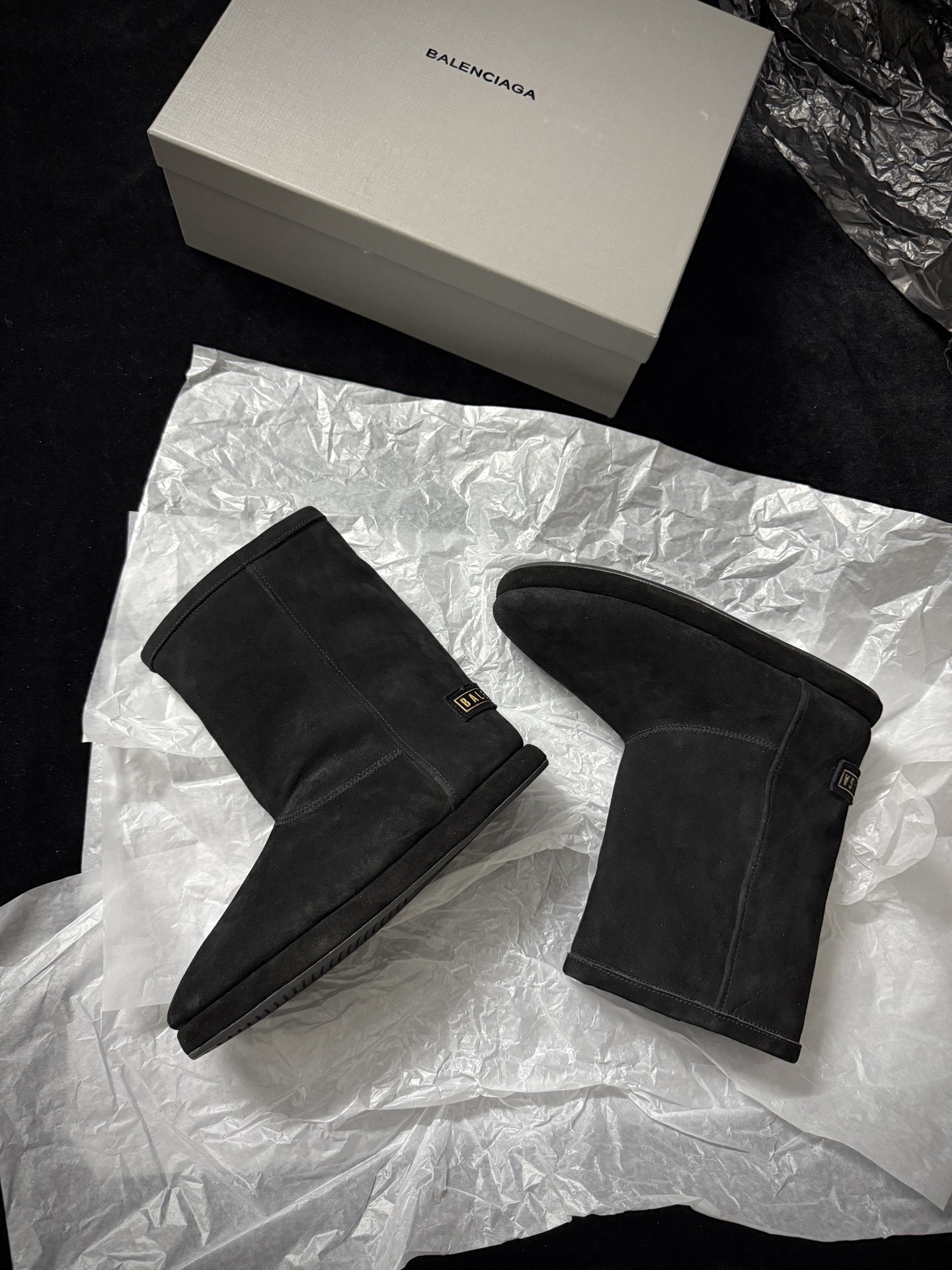 Balenciaga 巴黎世家 Alaska 圆头套筒 短筒 雪地靴 女款 C0黑色