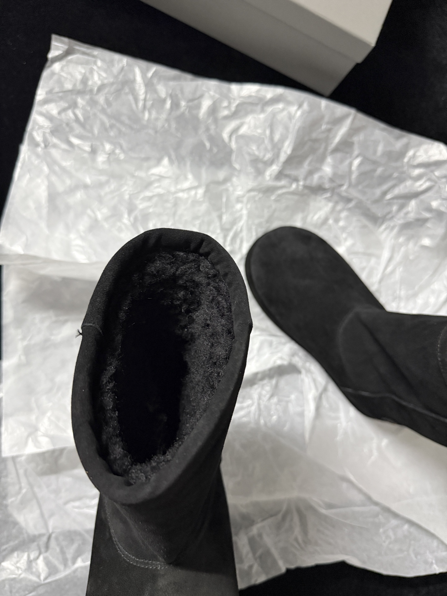 Balenciaga 巴黎世家 Alaska 圆头套筒 短筒 雪地靴 女款 C0黑色