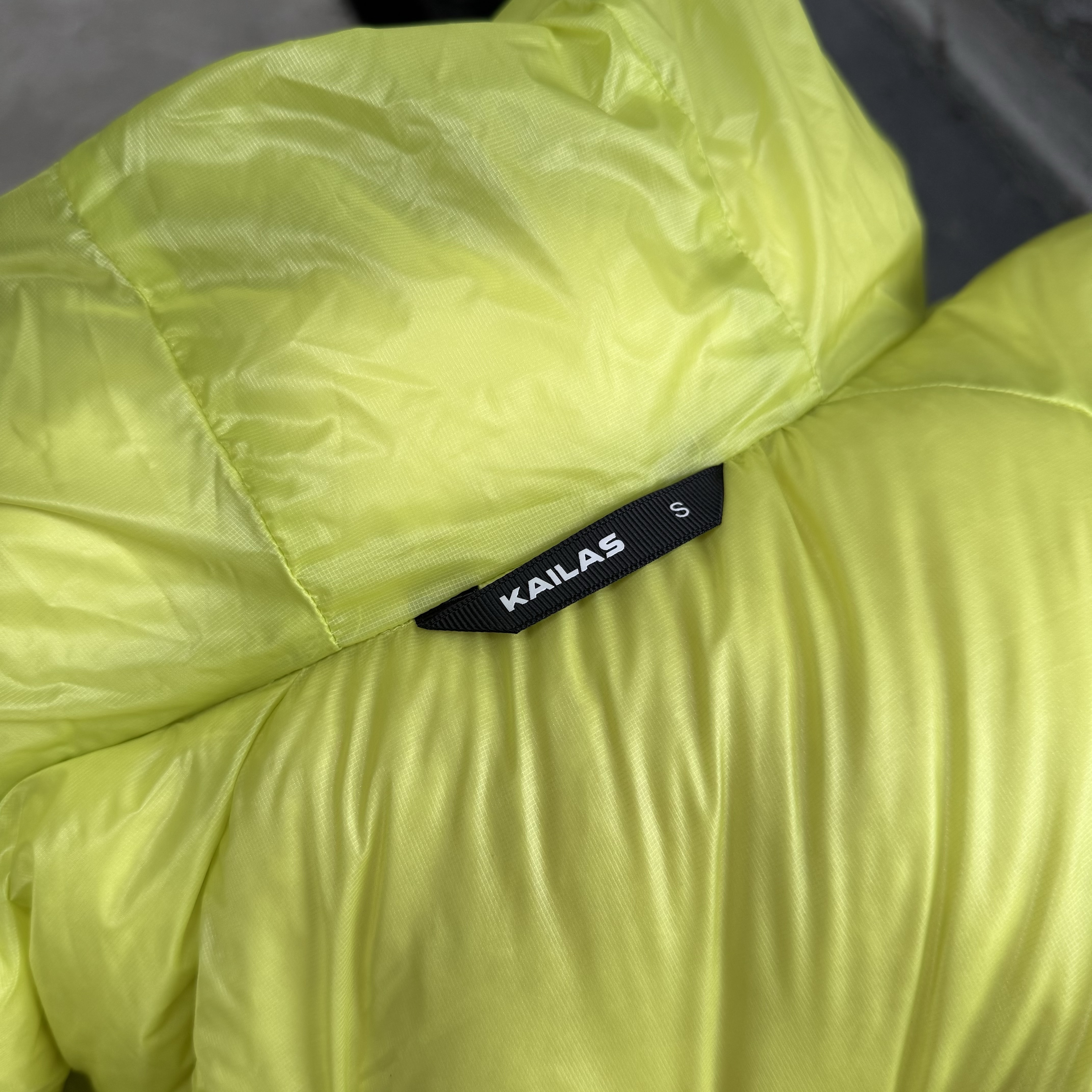 凯乐石KAILAS 5000GT 防风保暖拒水轻量易收纳高海拔徒步登山运动户外 连帽羽绒服 男女同款 荧光绿