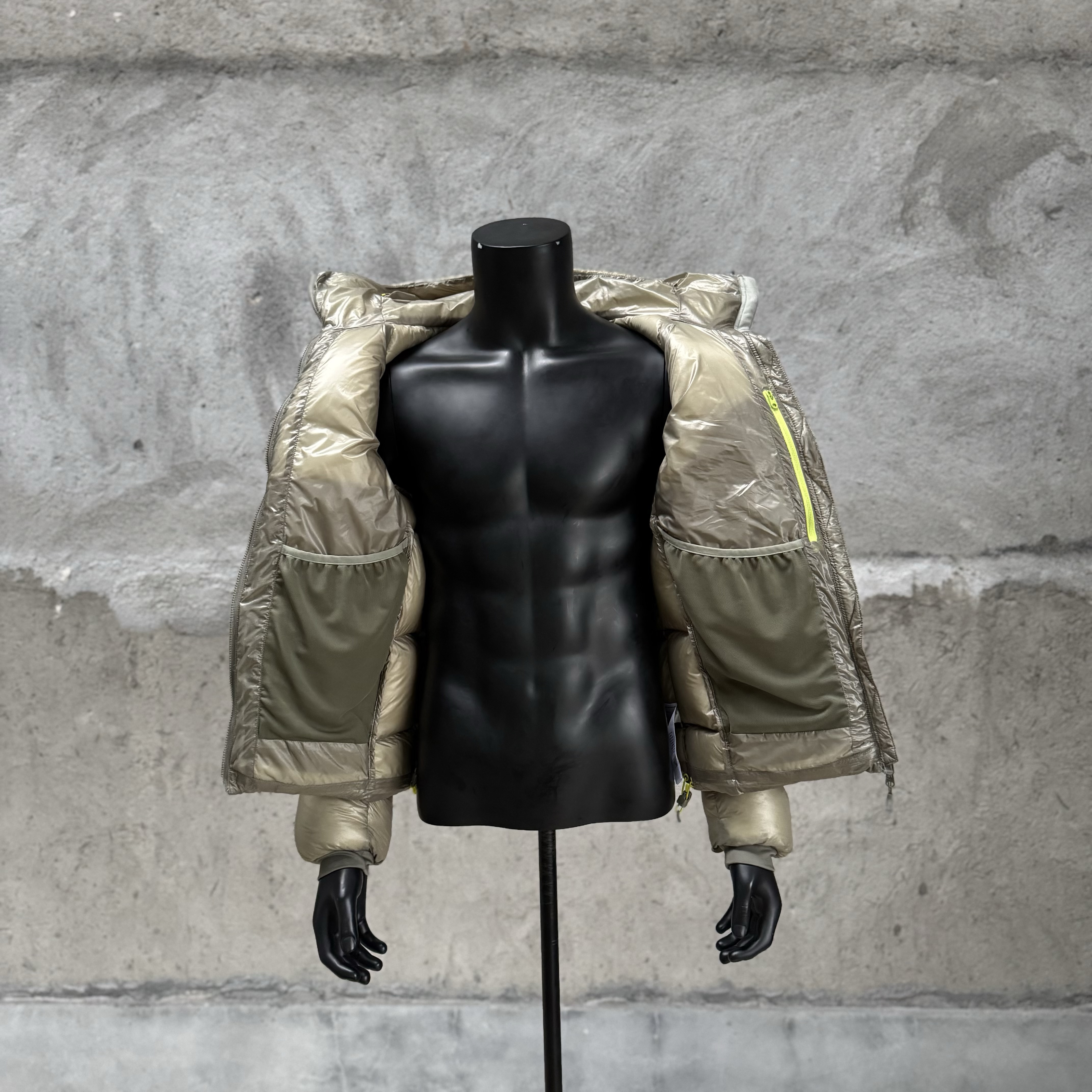 凯乐石KAILAS 5000GT 防风保暖拒水轻量易收纳高海拔徒步登山运动户外 连帽羽绒服 男女同款 乌木色 KG2443114