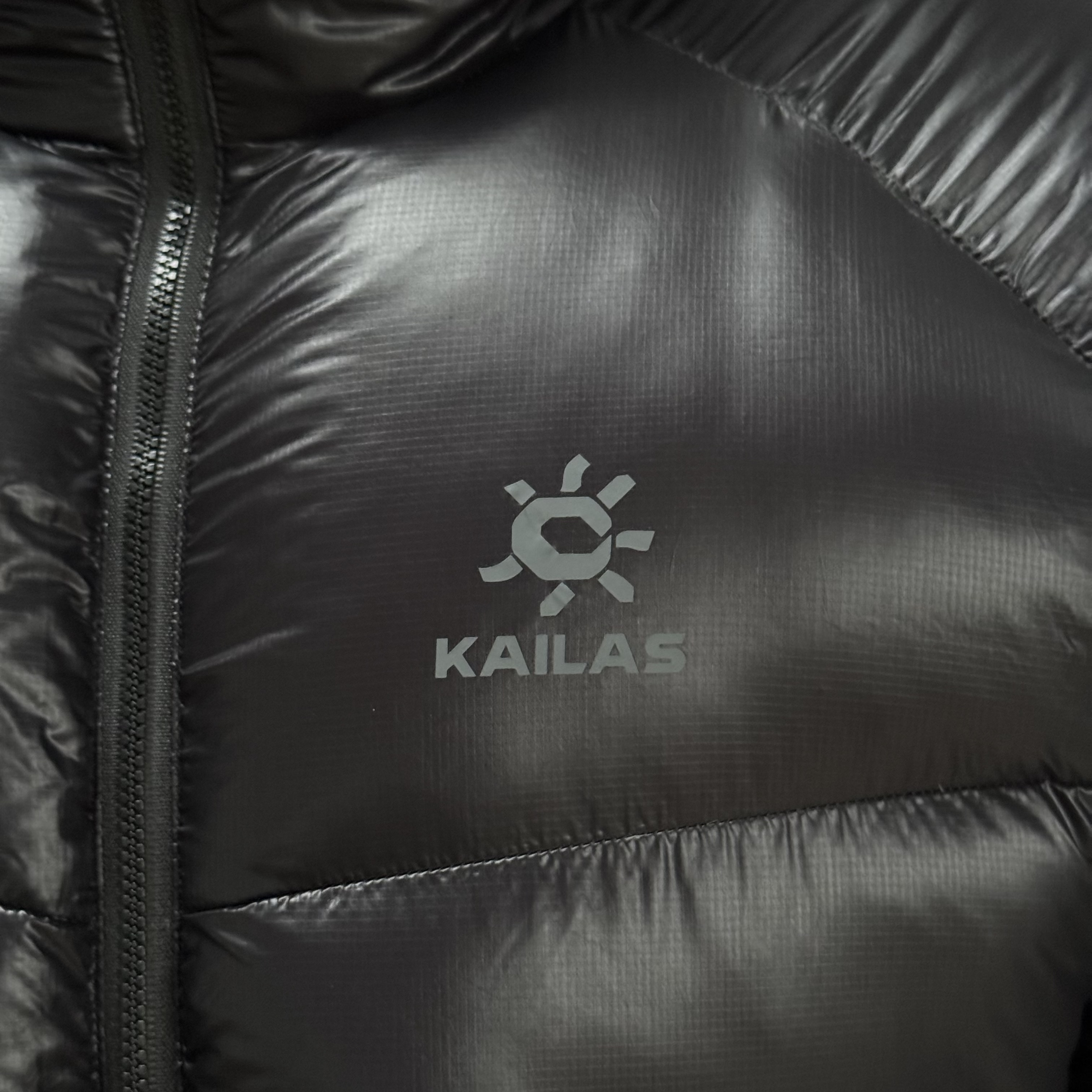 凯乐石KAILAS 5000GT 防风保暖拒水轻量易收纳高海拔徒步登山运动户外 连帽羽绒服 男女同款 黑色 KG2443114