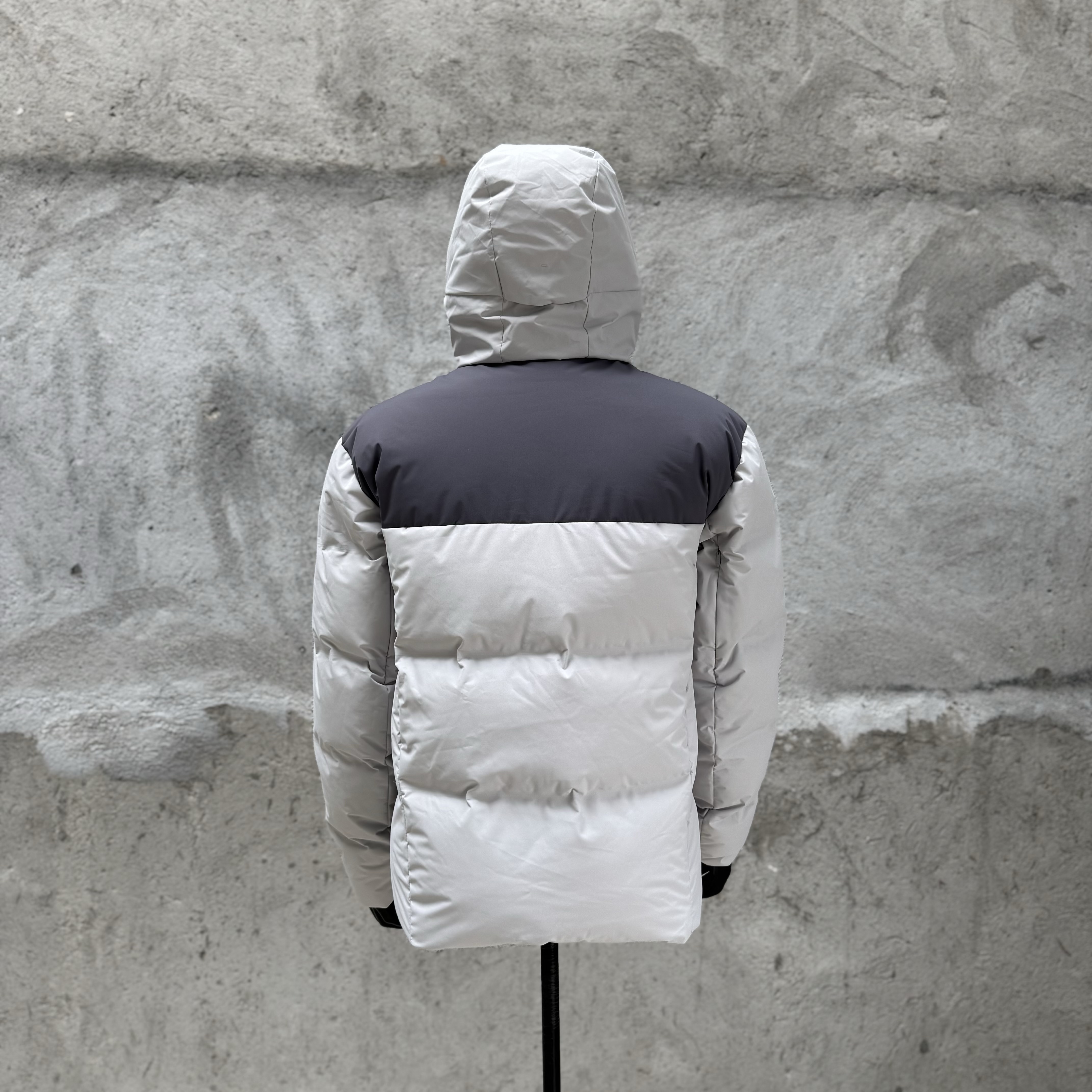 凯乐石KAILAS 达古 700蓬  运动户外徒步滑雪旅行防风保暖透气散热连帽羽绒服外套 男款C0 浅灰色  KG2443101