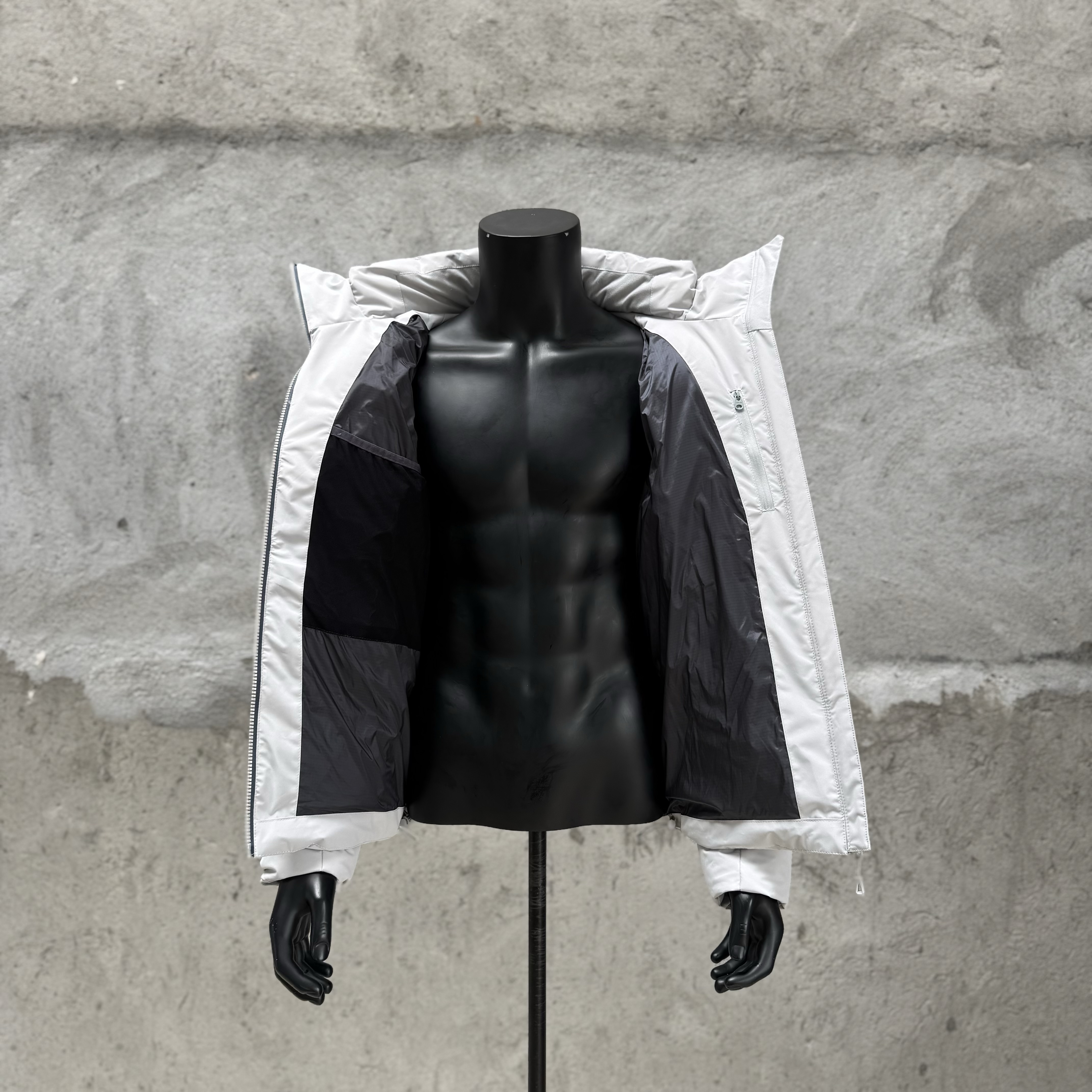 凯乐石KAILAS 达古 700蓬  运动户外徒步滑雪旅行防风保暖透气散热连帽羽绒服外套 男款C0 浅灰色  KG2443101