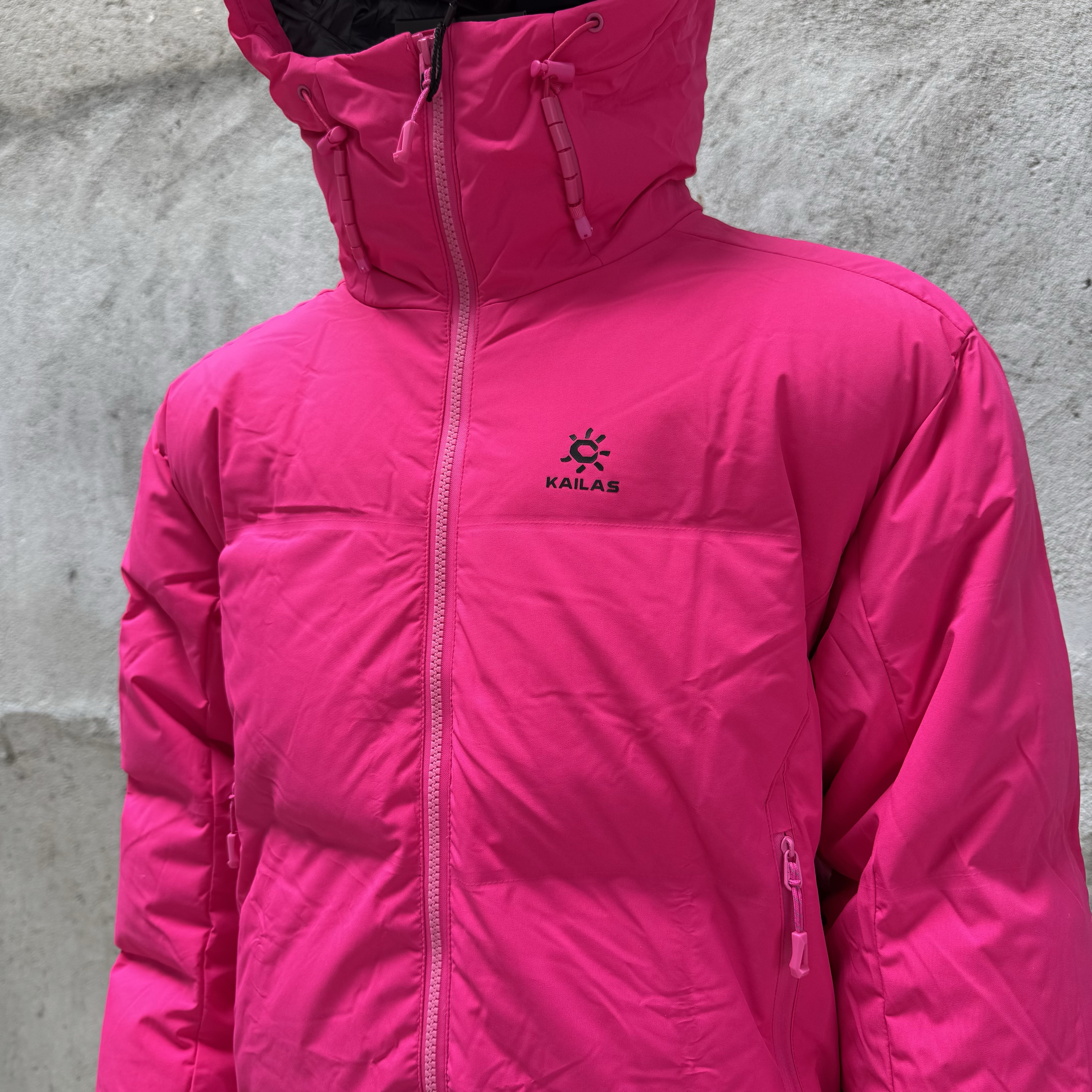 凯乐石KAILAS 达古 700蓬  运动户外徒步滑雪旅行防风保暖透气散热连帽羽绒服外套 男款C0 绒蒿粉