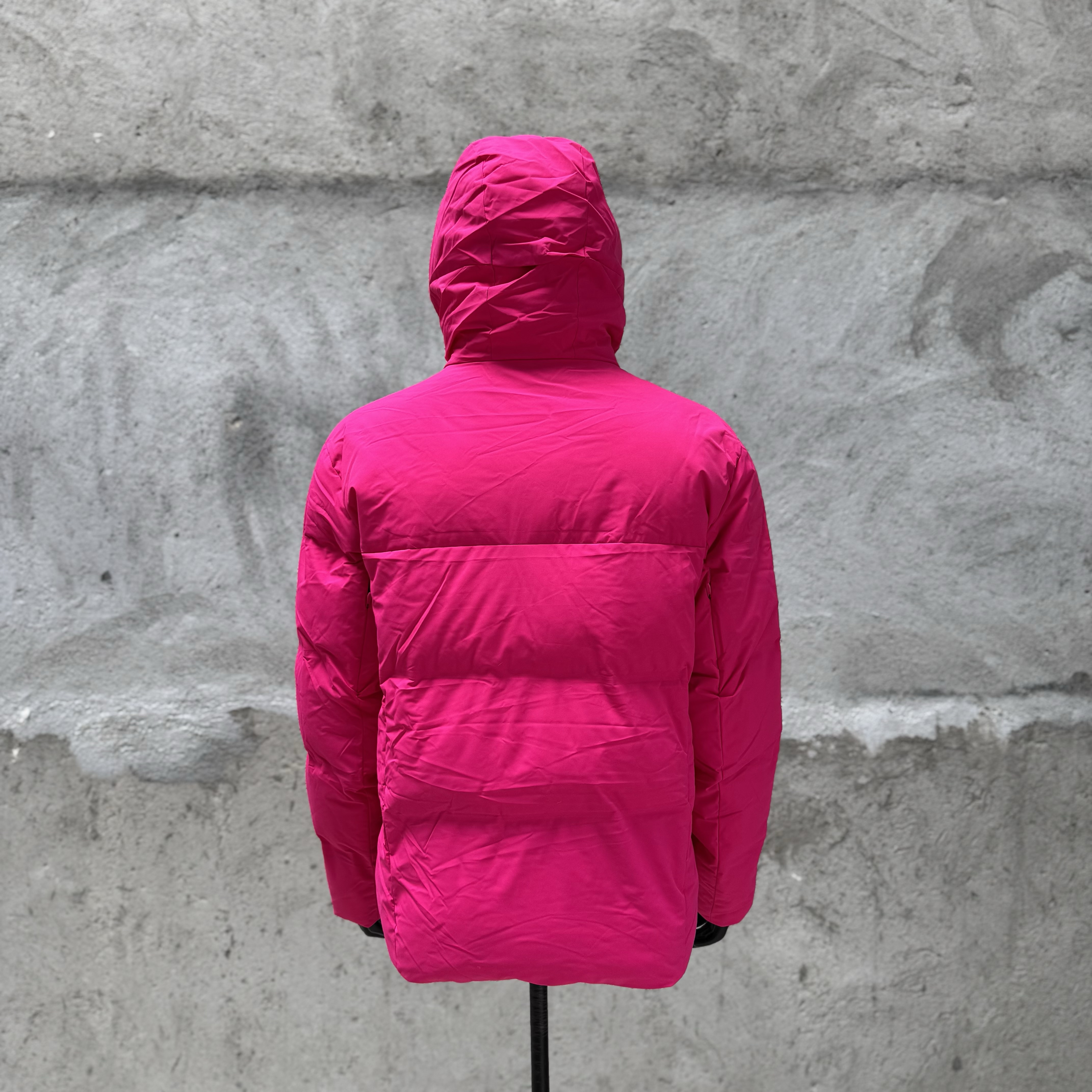 凯乐石KAILAS 达古 700蓬  运动户外徒步滑雪旅行防风保暖透气散热连帽羽绒服外套 男款C0 绒蒿粉