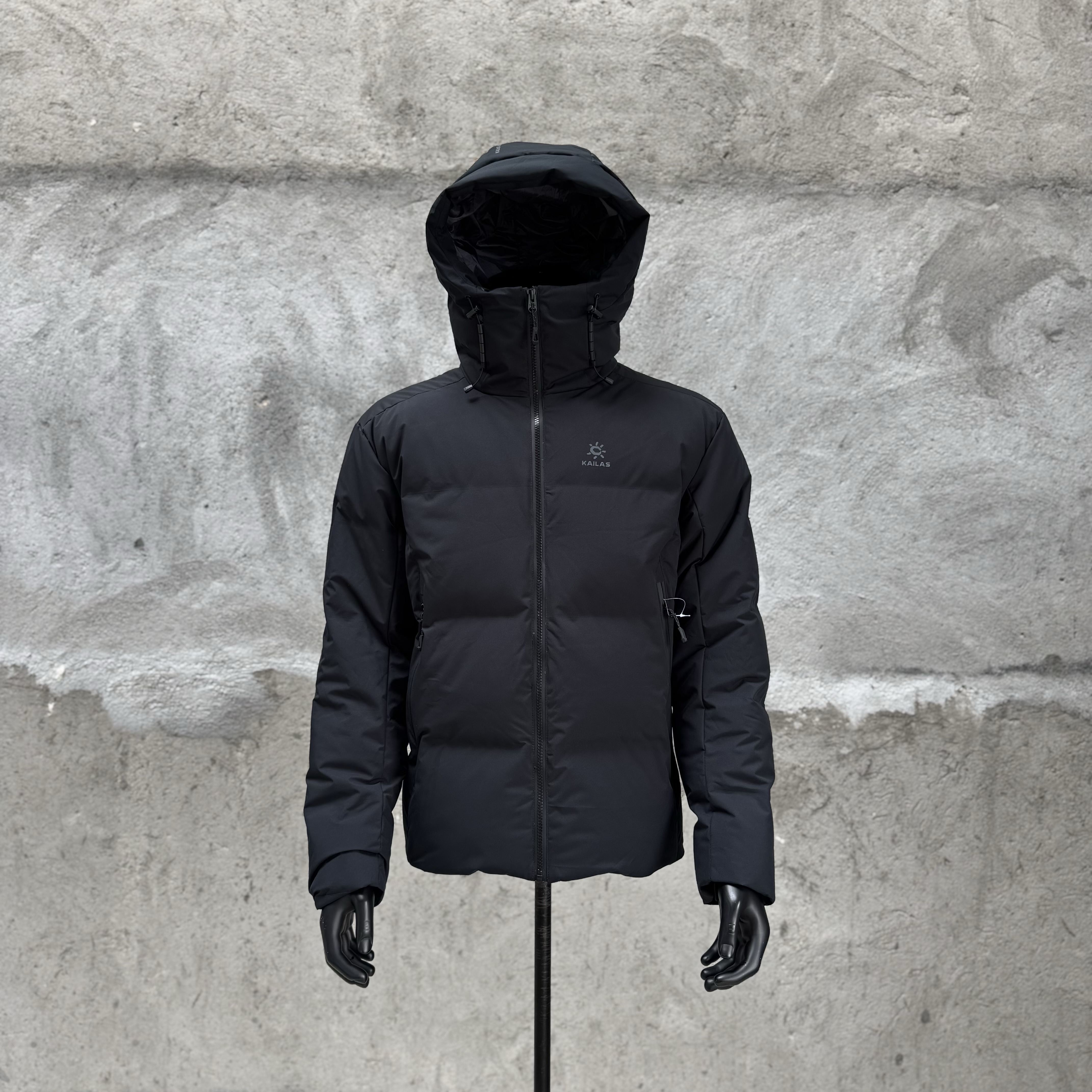 凯乐石KAILAS 达古 700蓬  运动户外徒步滑雪旅行防风保暖透气散热连帽羽绒服外套 男款 黑色 KG2443101  