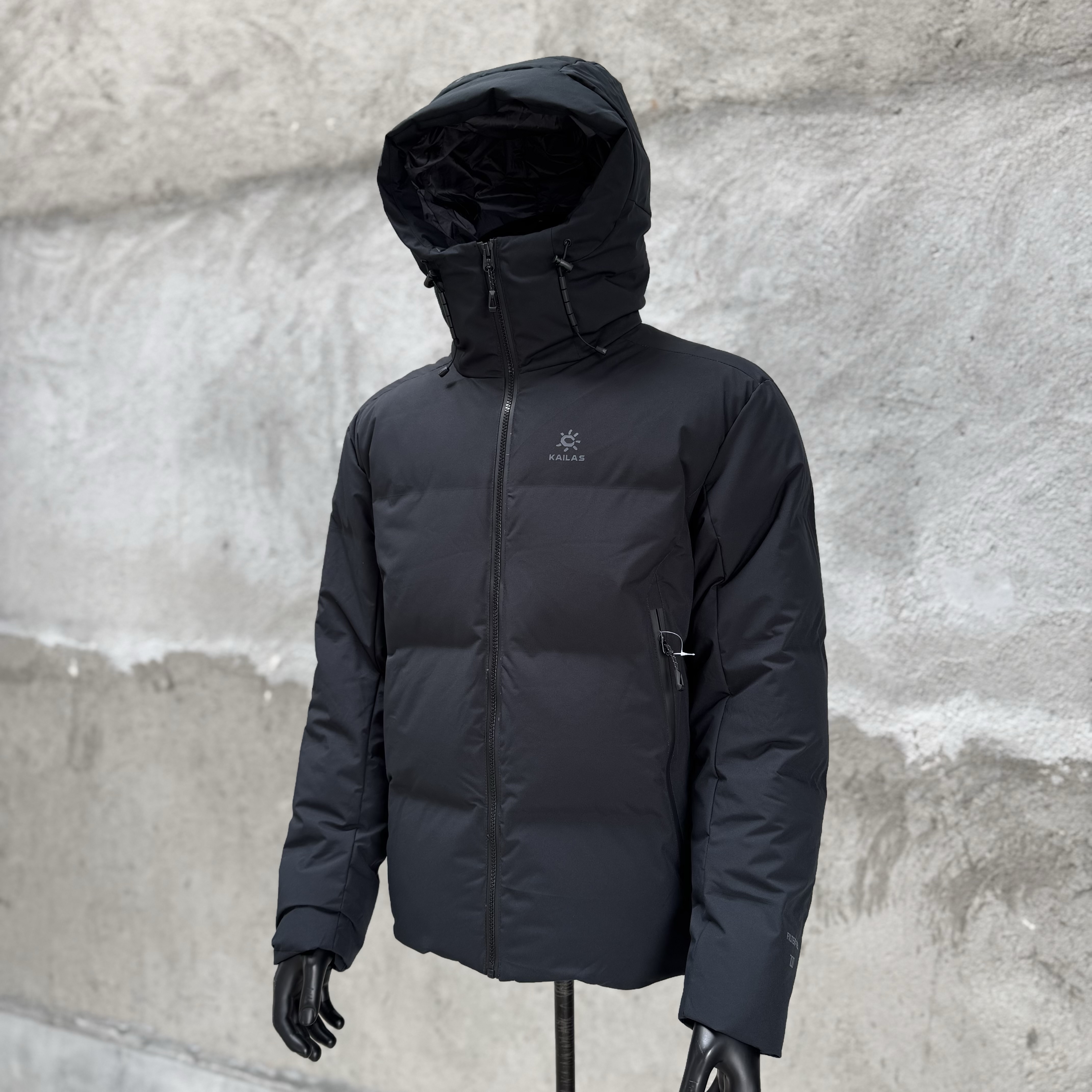 凯乐石KAILAS 达古 700蓬  运动户外徒步滑雪旅行防风保暖透气散热连帽羽绒服外套 男款 黑色 KG2443101  