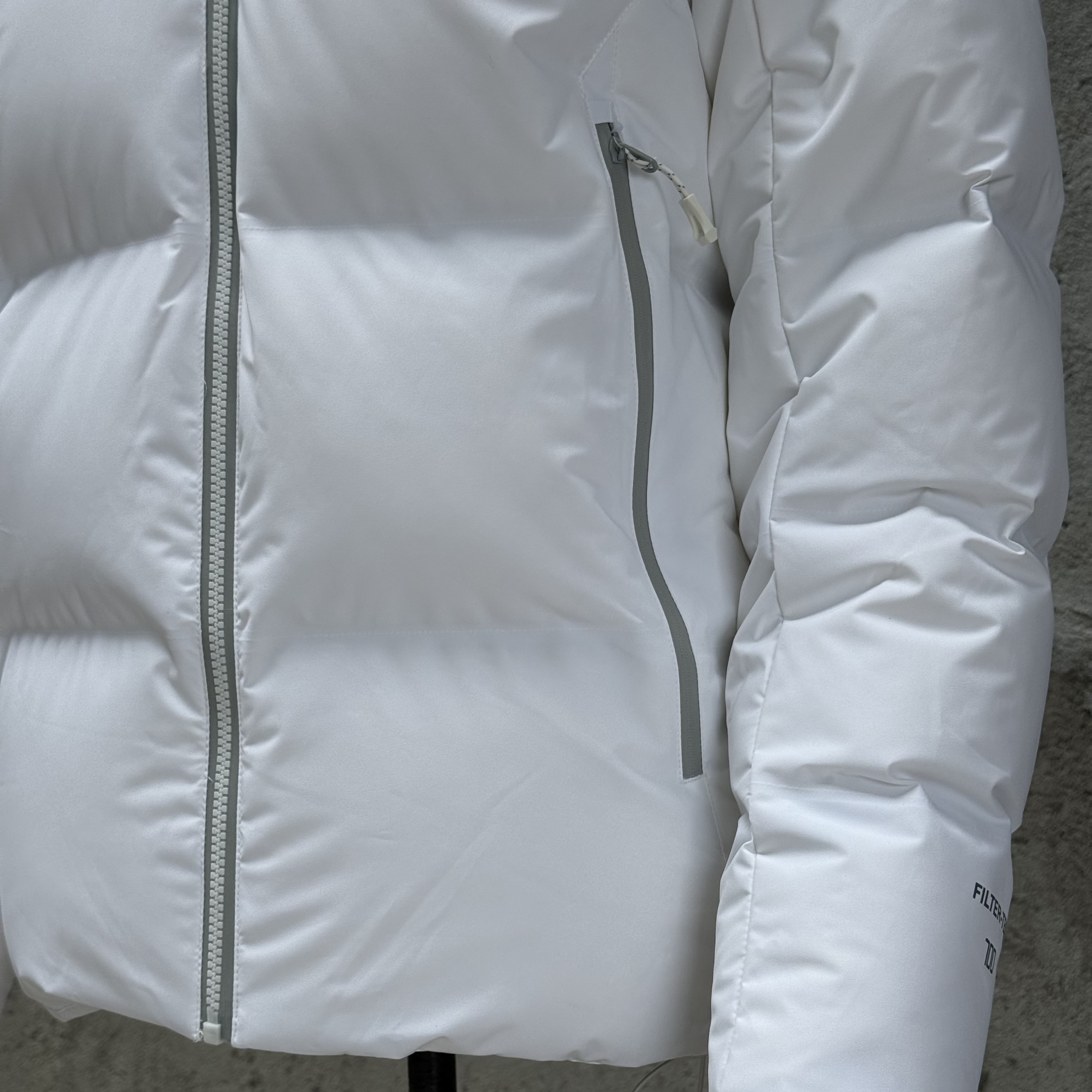 凯乐石KAILAS 达古 700蓬  运动户外徒步滑雪旅行防风保暖透气散热连帽羽绒服外套 男款C0 亮白