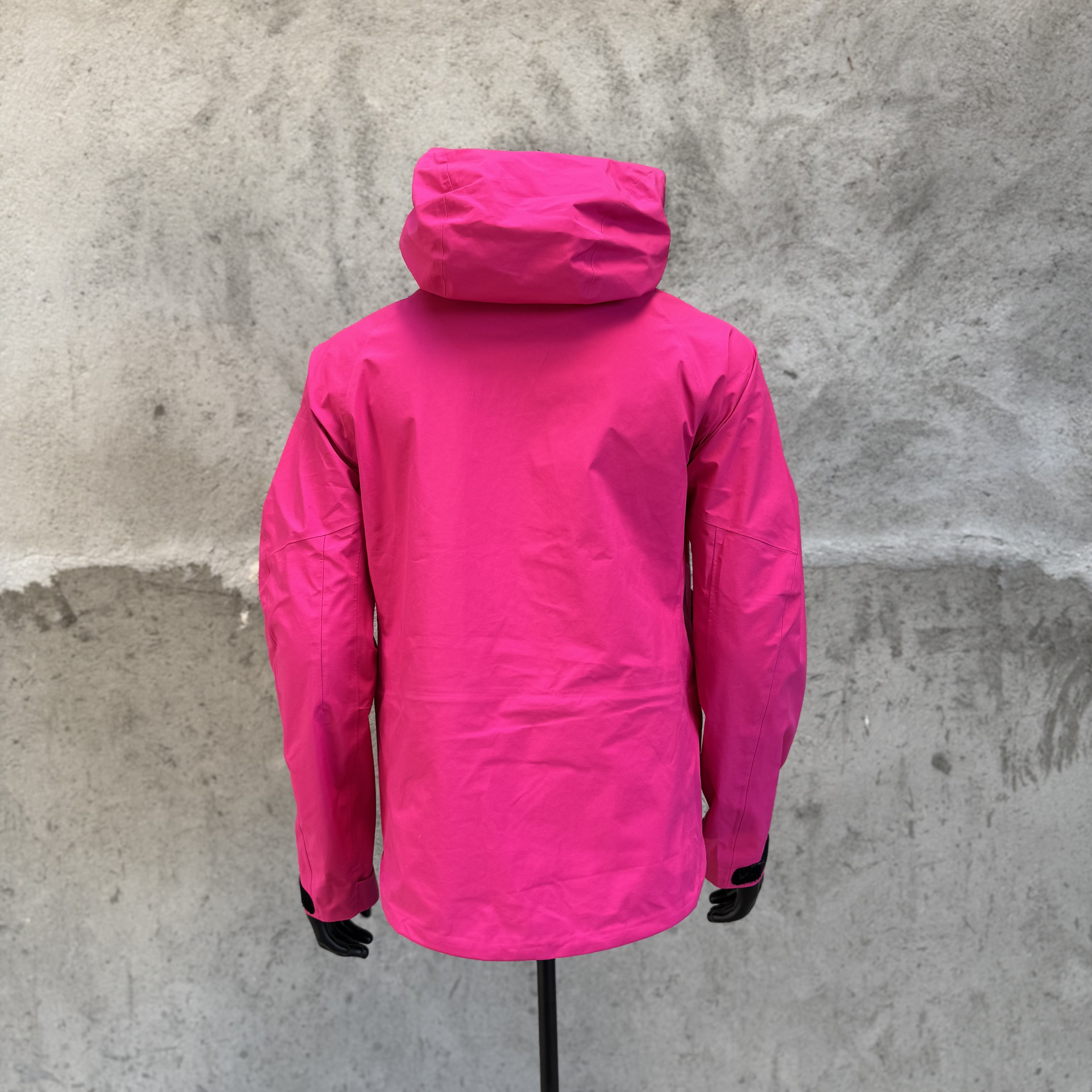 凯乐石KAILAS MONT X  全天候GTX 暴雨户外登山运动 防水防风硬壳冲锋衣 凤搂 男款 KG2331117 粉色