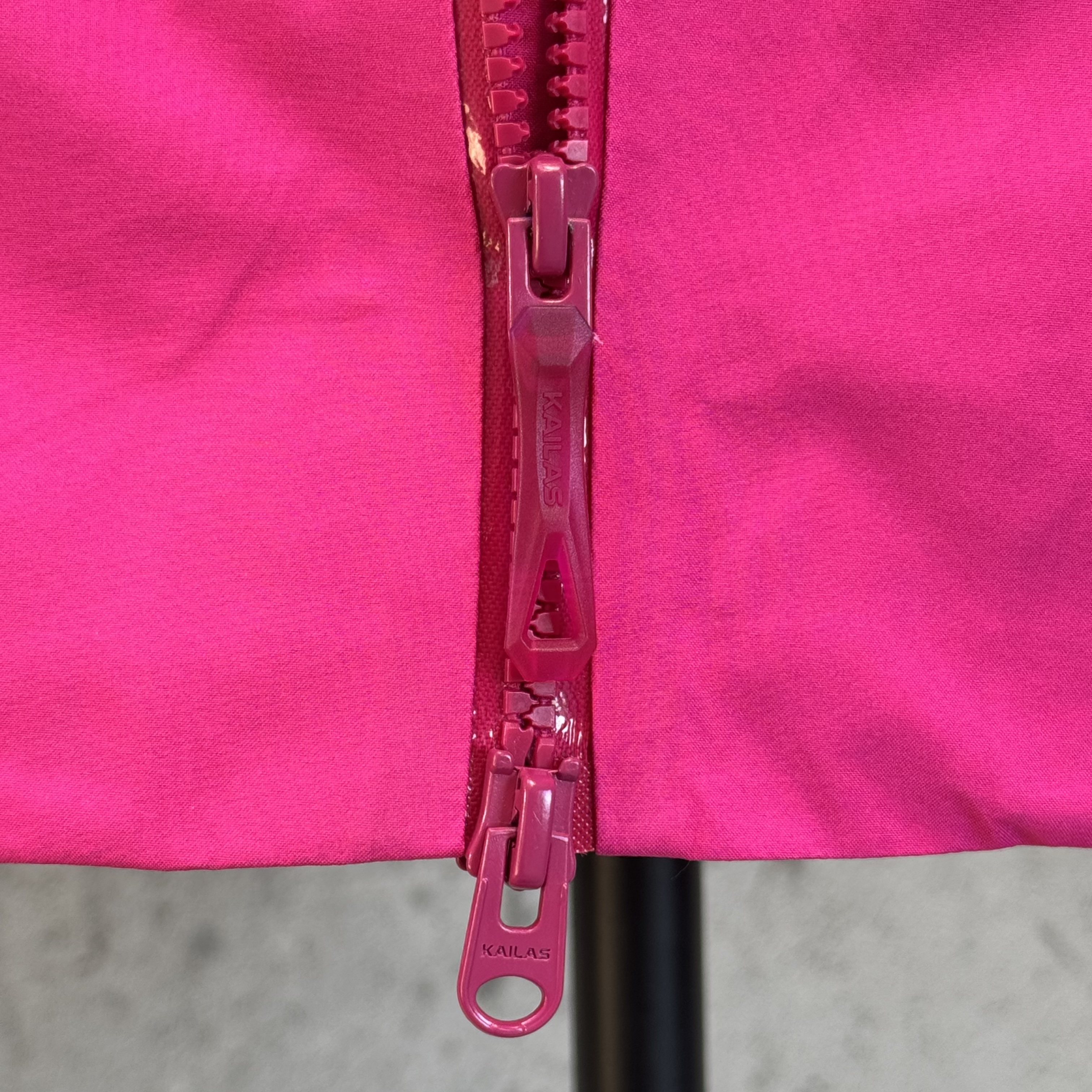 凯乐石KAILAS MONT X  全天候GTX 暴雨户外登山运动 防水防风硬壳冲锋衣 凤搂 男款 KG2331117 粉色