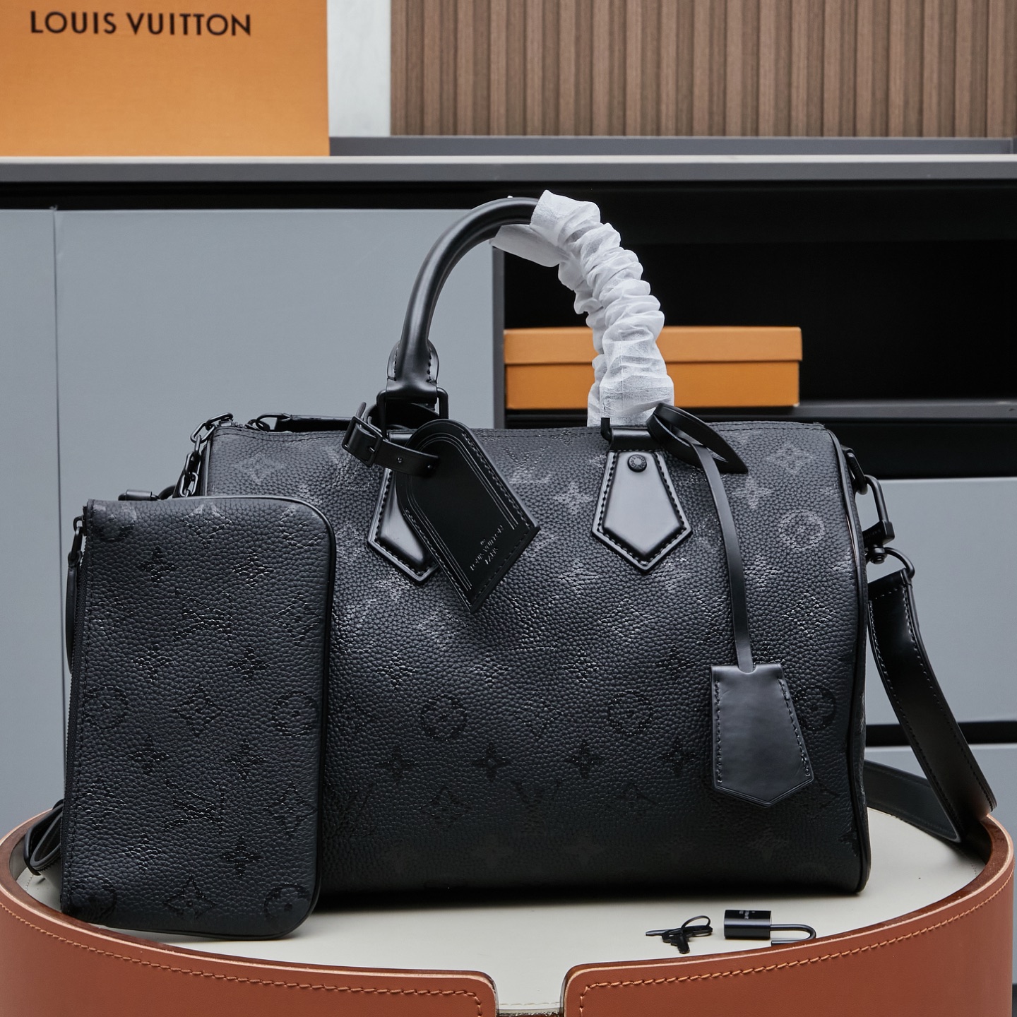 LOUIS VUITTON 路易威登 LV Speedy P9 30 可拆卸肩带 LV牛皮革 斜挎包 单肩包 双肩包 水桶 手提包 超黑色 M13904