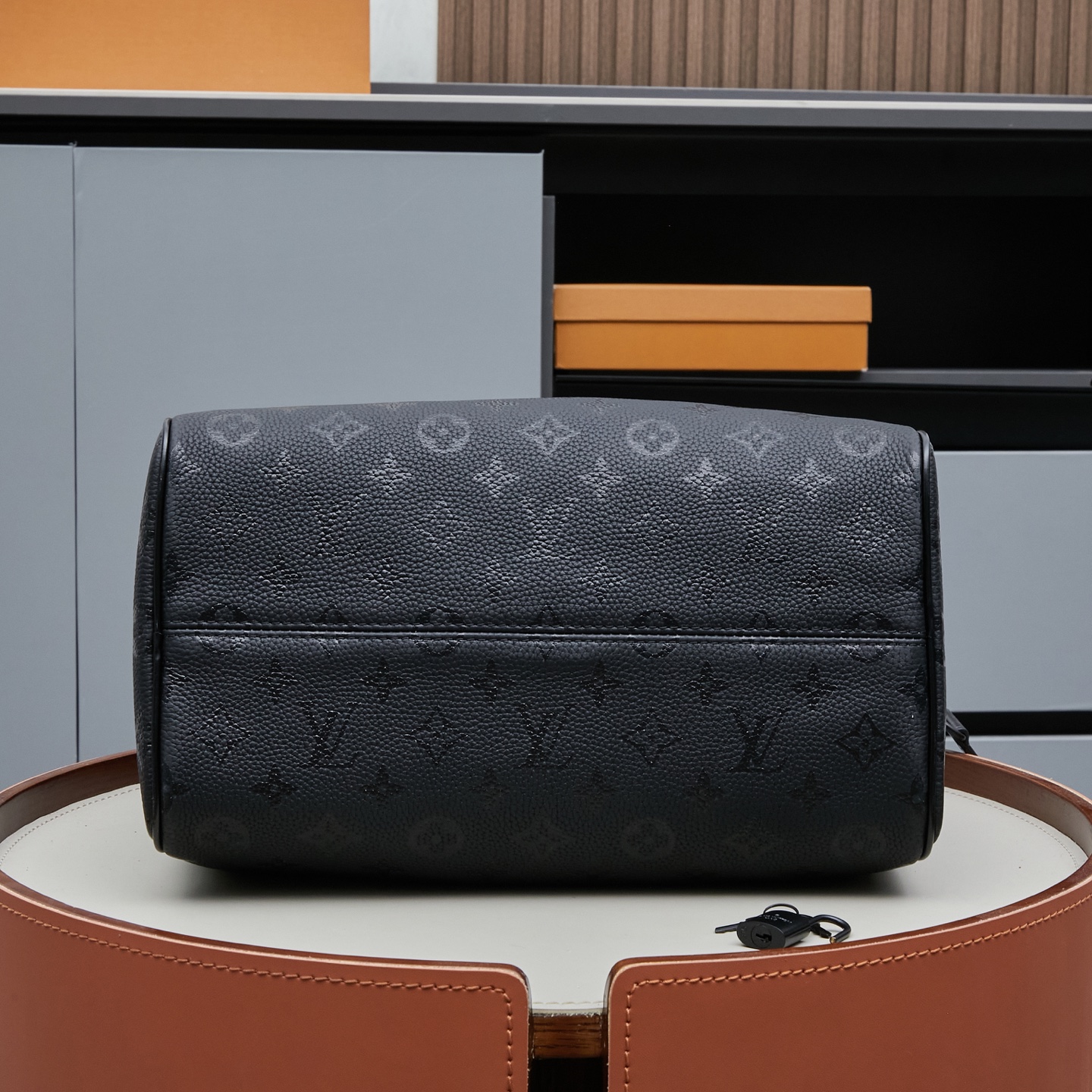 LOUIS VUITTON 路易威登 LV Speedy P9 30 可拆卸肩带 LV牛皮革 斜挎包 单肩包 双肩包 水桶 手提包 超黑色 M13904