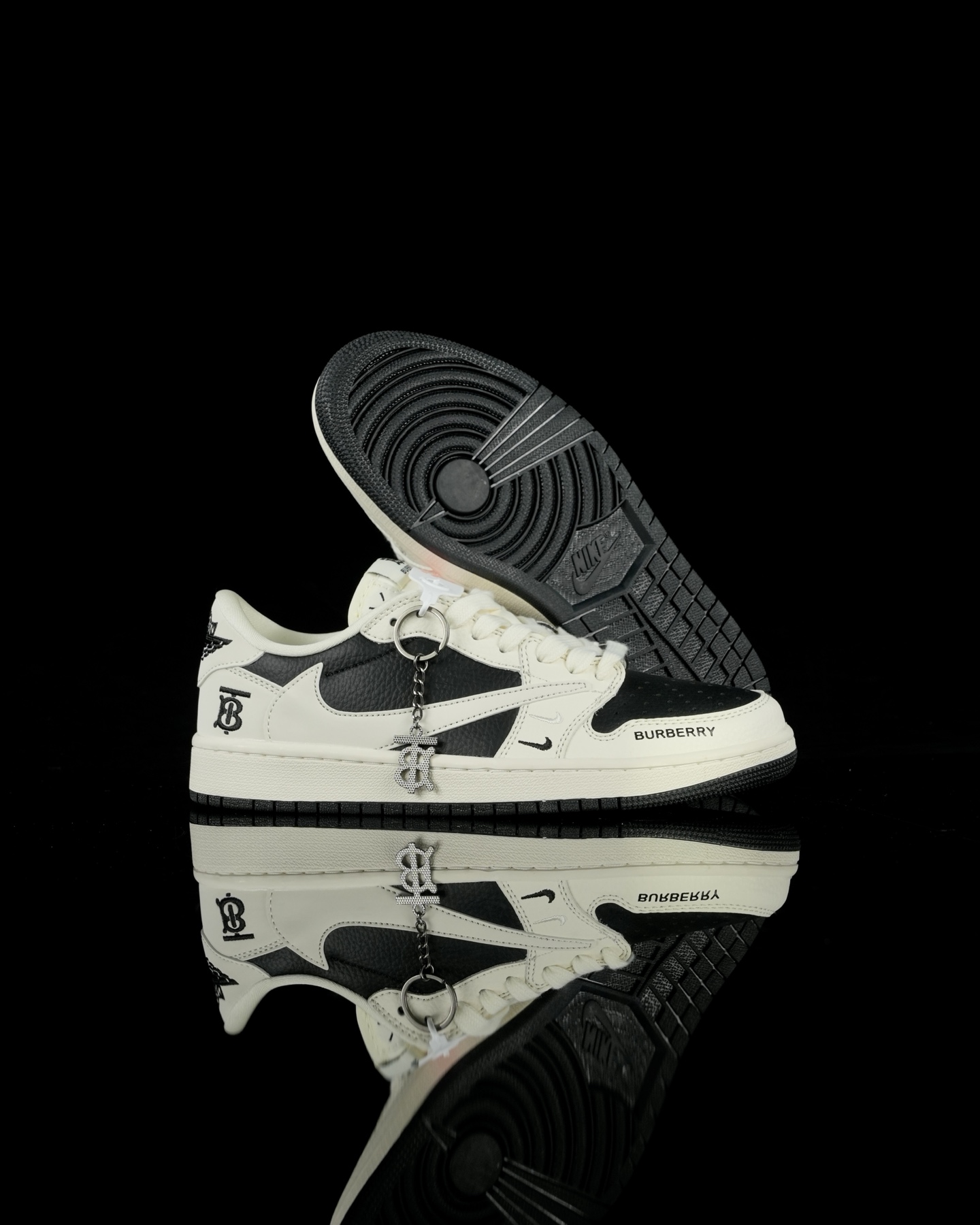 定制 Travis Scott x Air Jordan 1 Low  BURBRRY AJ1 低筒  低筒 倒钩 板鞋 篮球鞋 女鞋 男鞋 波鞋 黑白