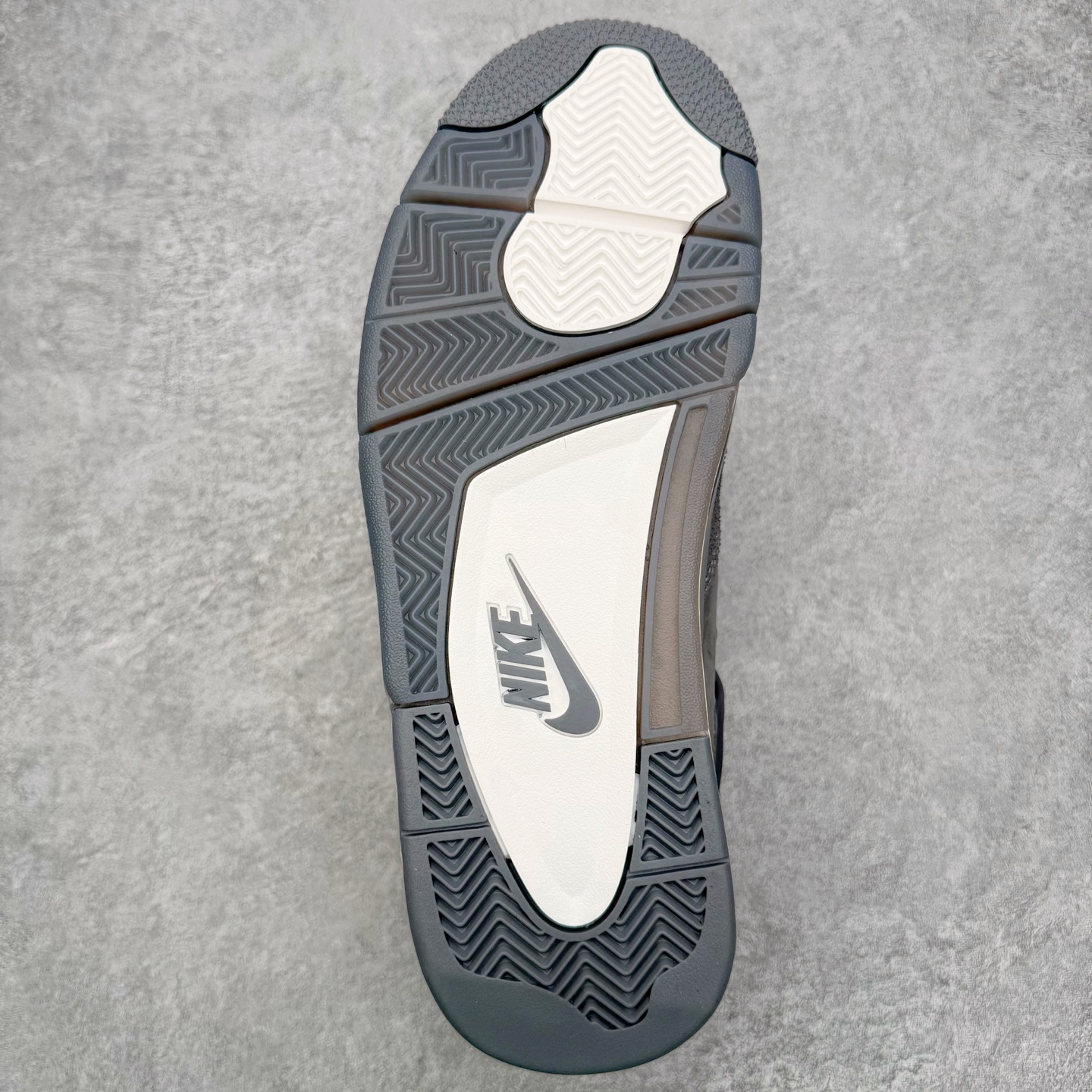   Nigel Sylvester  Air Jordan AJ4   低筒 男鞋  女鞋 耐磨透气 籃球鞋 板鞋 波鞋B0 灰色 HF4340-002