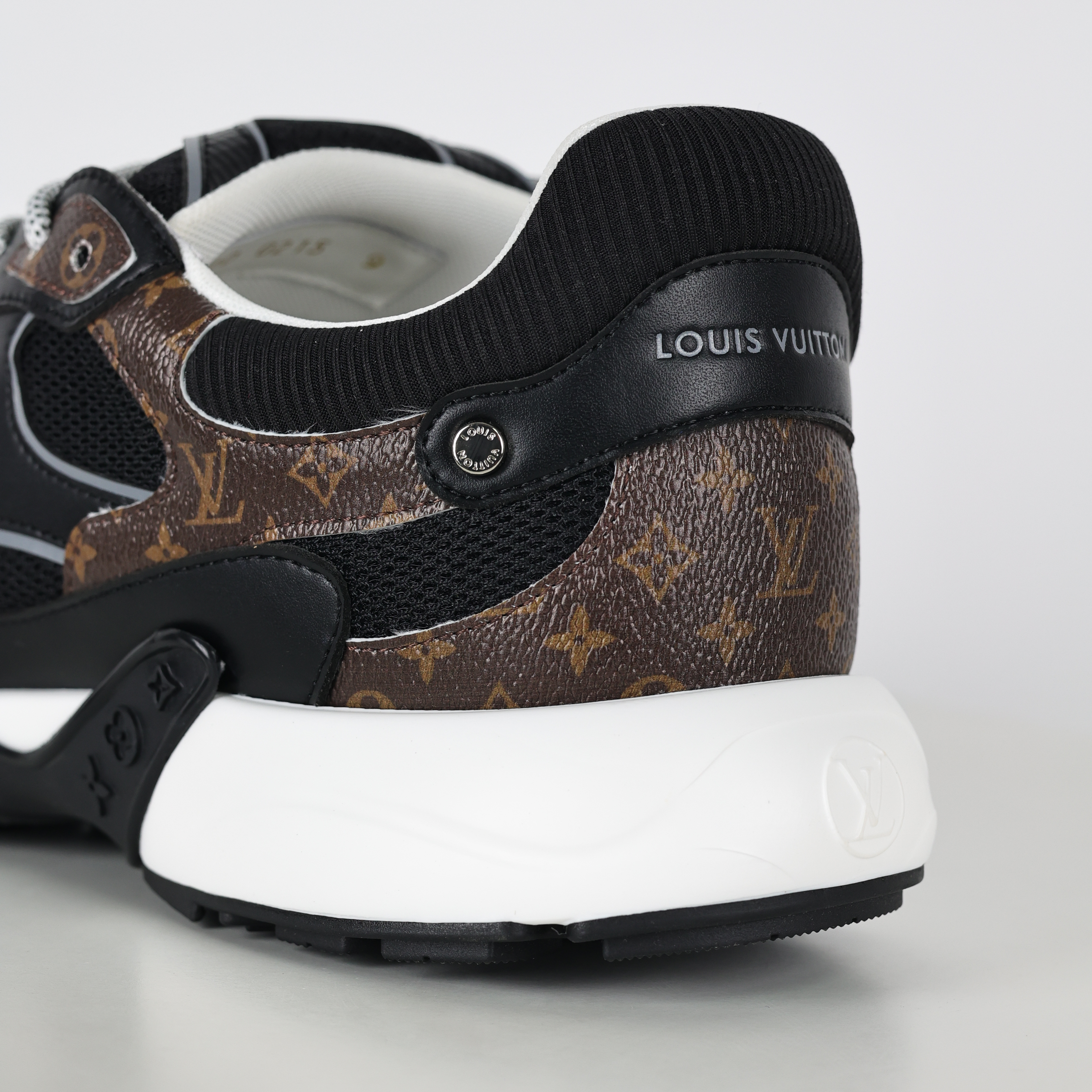 LOUIS VUITTON Olympia LV 路易威登 低筒 圆头 休闲鞋 板鞋 运动鞋 男鞋 女鞋 波鞋C0  黑色 1AHOFD