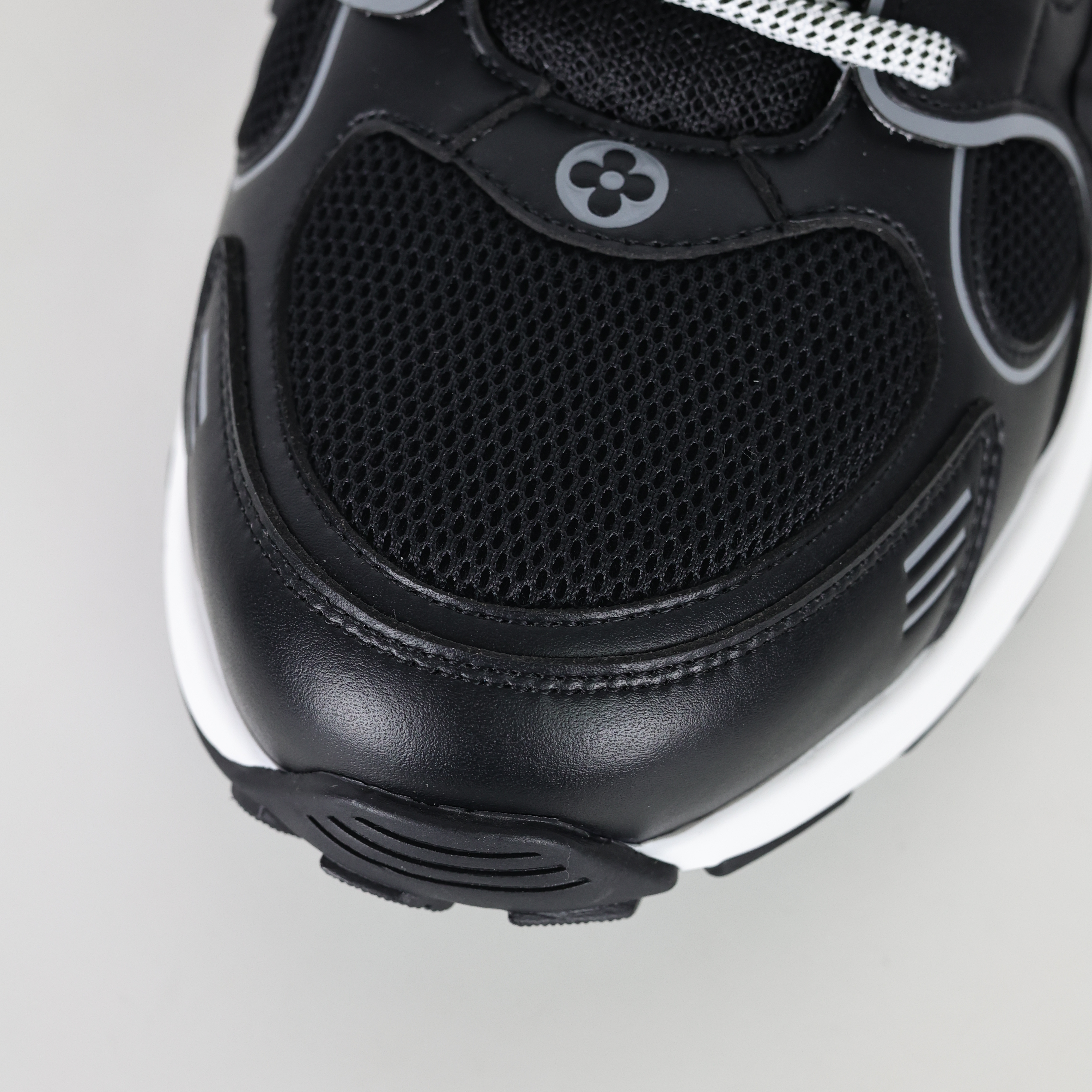 LOUIS VUITTON Olympia LV 路易威登 低筒 圆头 休闲鞋 板鞋 运动鞋 男鞋 女鞋 波鞋C0  黑色 1AHOFD