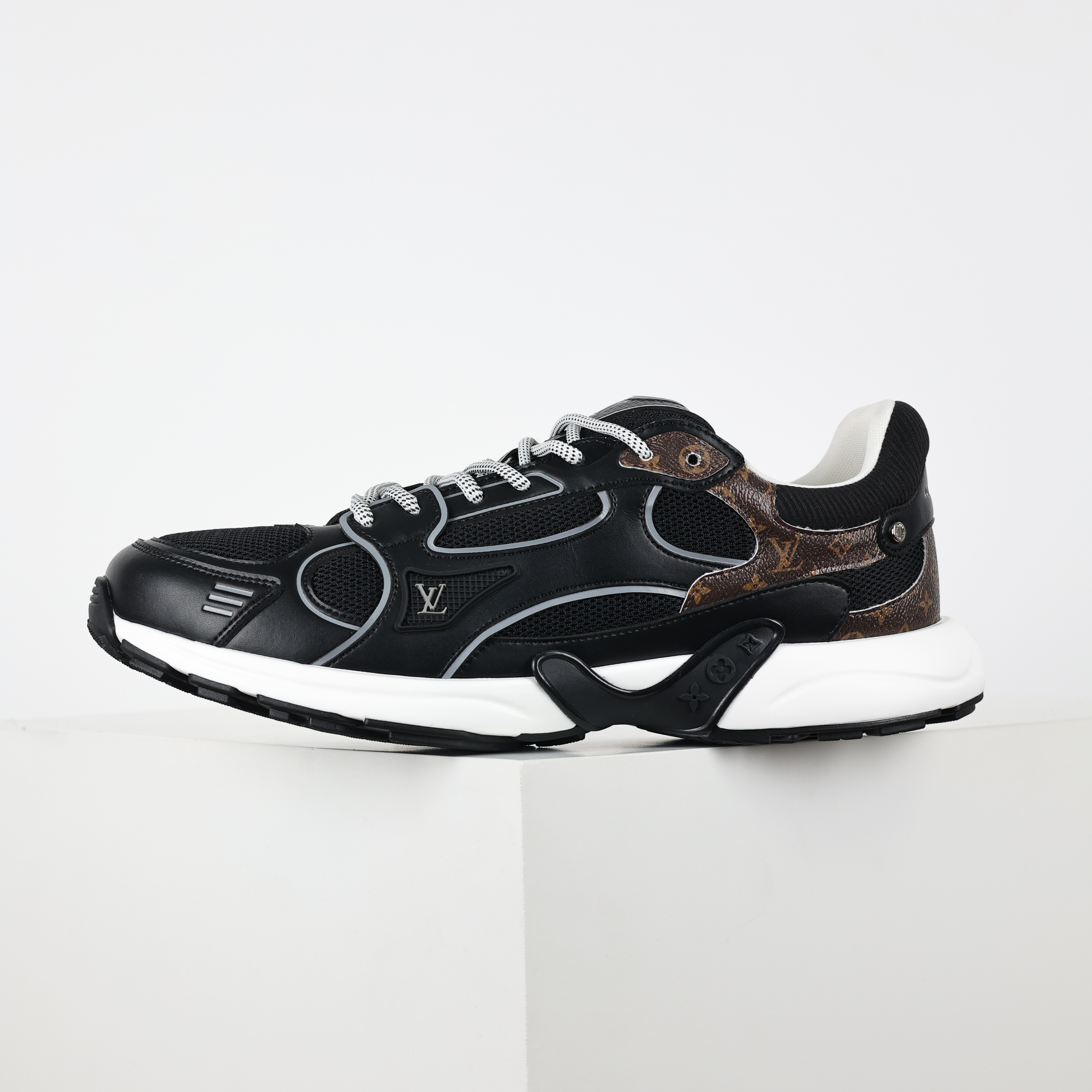 LOUIS VUITTON Olympia LV 路易威登 低筒 圆头 休闲鞋 板鞋 运动鞋 男鞋 女鞋 波鞋C0  黑色 1AHOFD