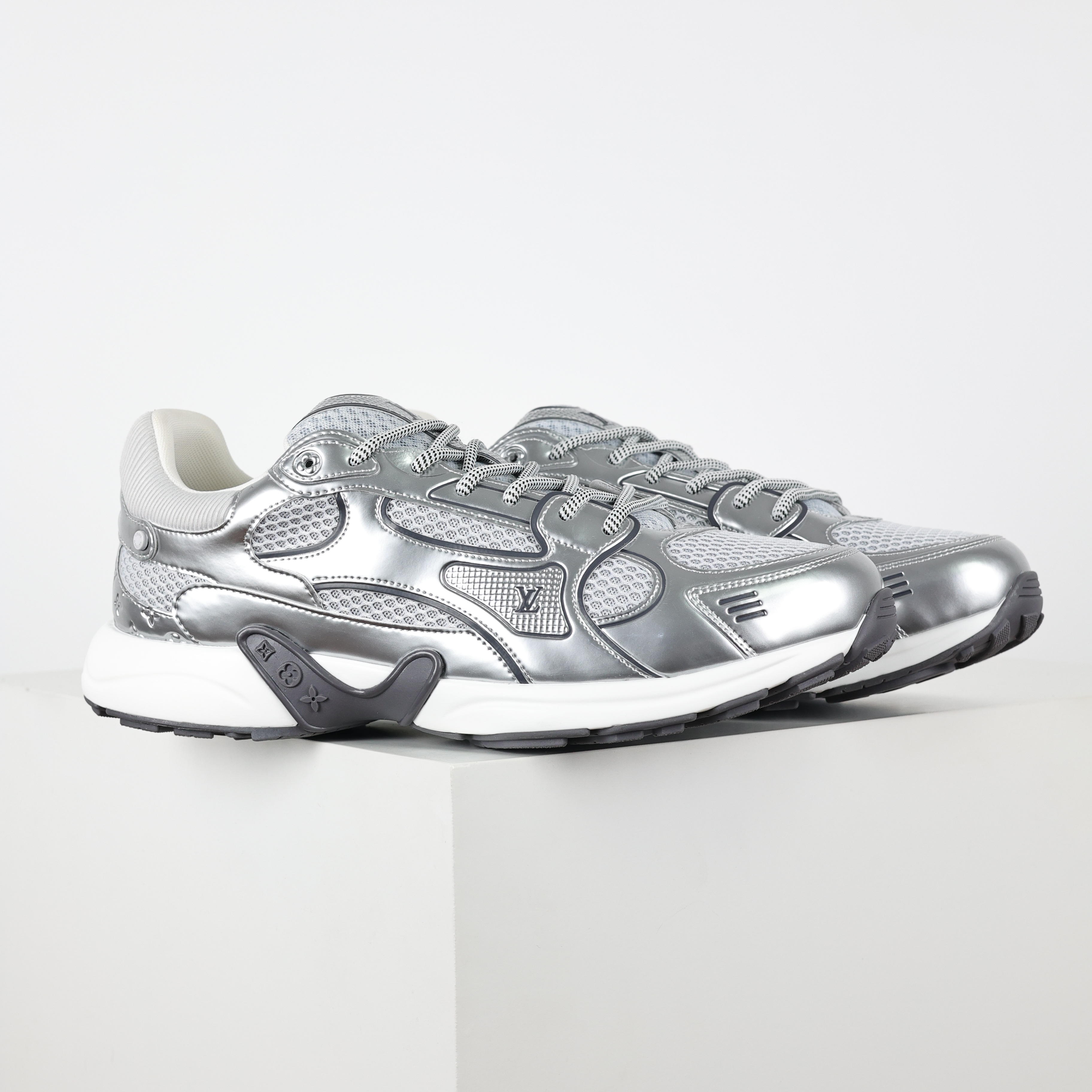 LOUIS VUITTON Olympia LV 路易威登 低筒 圆头 休闲鞋 板鞋 运动鞋 男鞋 女鞋 波鞋C0  银色 1AHOHT