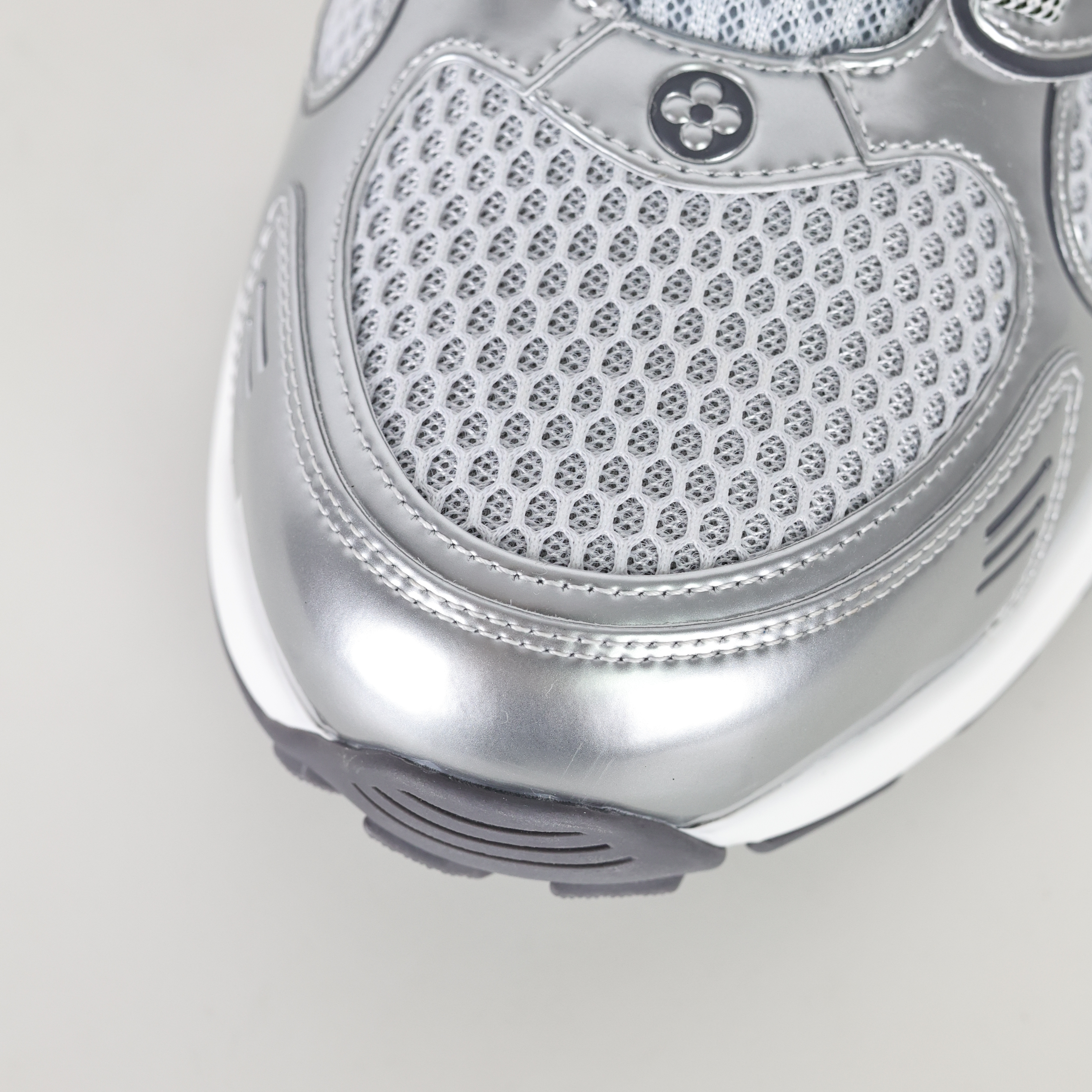 LOUIS VUITTON Olympia LV 路易威登 低筒 圆头 休闲鞋 板鞋 运动鞋 男鞋 女鞋 波鞋C0  银色 1AHOHT