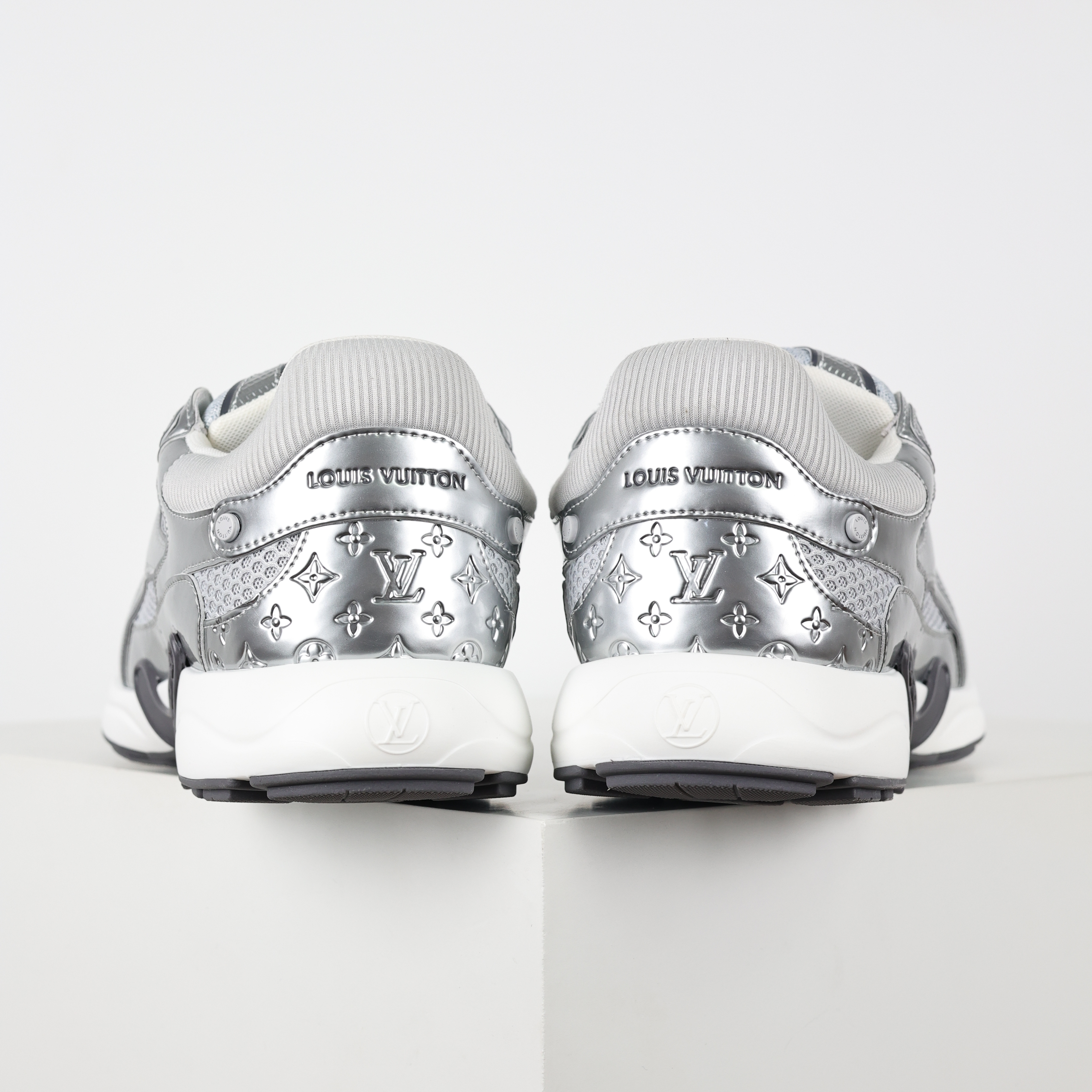 LOUIS VUITTON Olympia LV 路易威登 低筒 圆头 休闲鞋 板鞋 运动鞋 男鞋 女鞋 波鞋C0  银色 1AHOHT