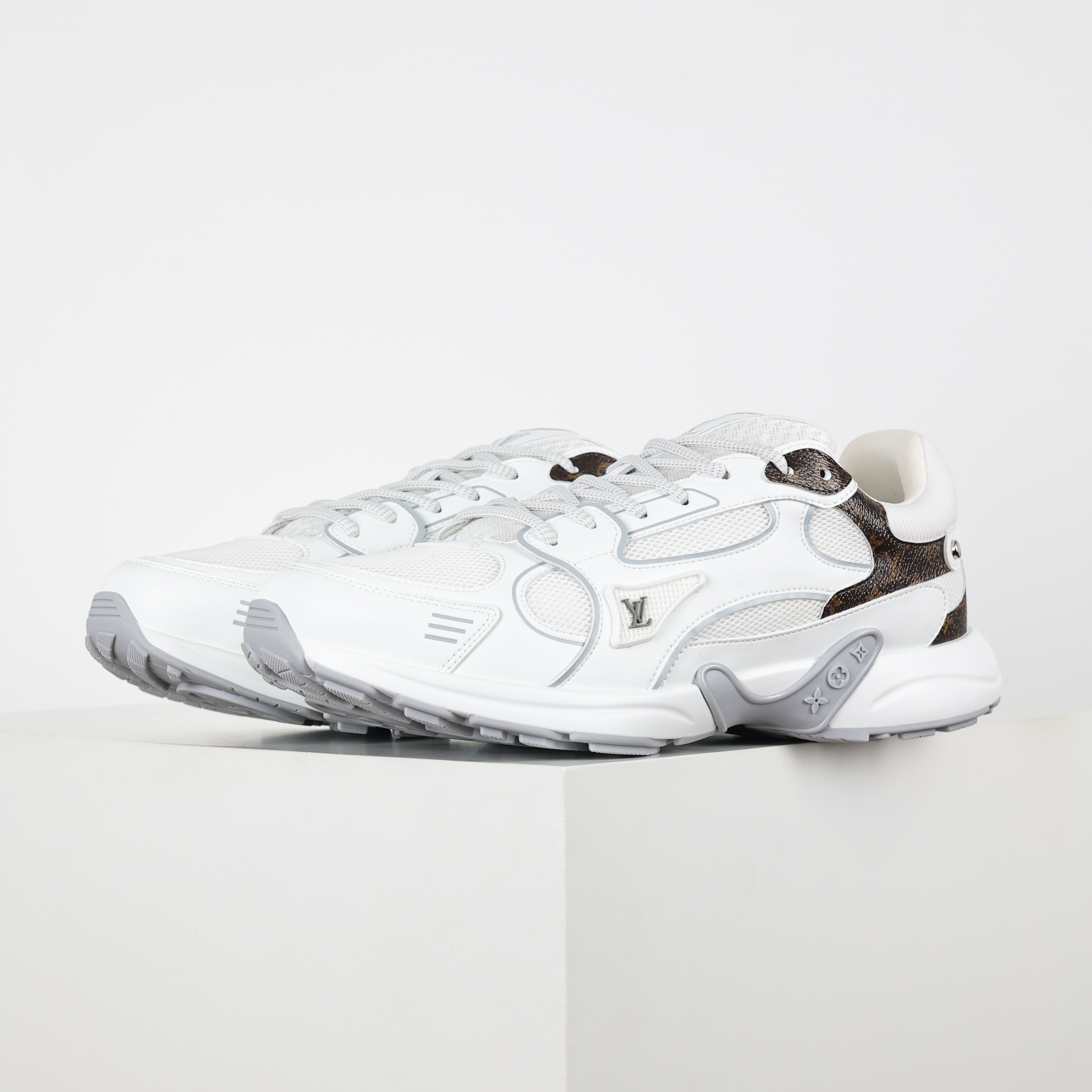 LOUIS VUITTON Olympia LV 路易威登 低筒 圆头 休闲鞋 板鞋 运动鞋 男鞋 女鞋 波鞋C0  白色 1AHOEX