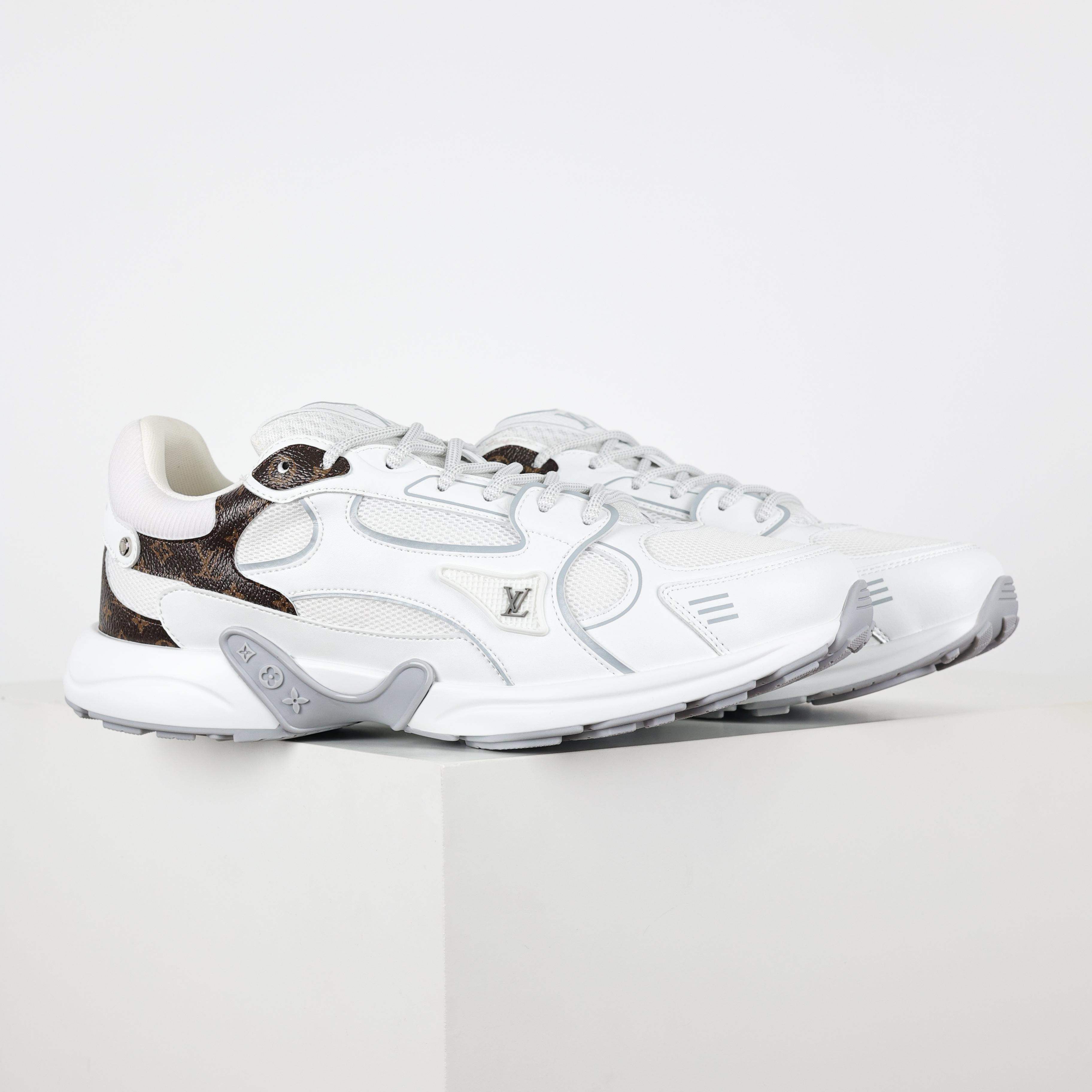 LOUIS VUITTON Olympia LV 路易威登 低筒 圆头 休闲鞋 板鞋 运动鞋 男鞋 女鞋 波鞋C0  白色 1AHOEX