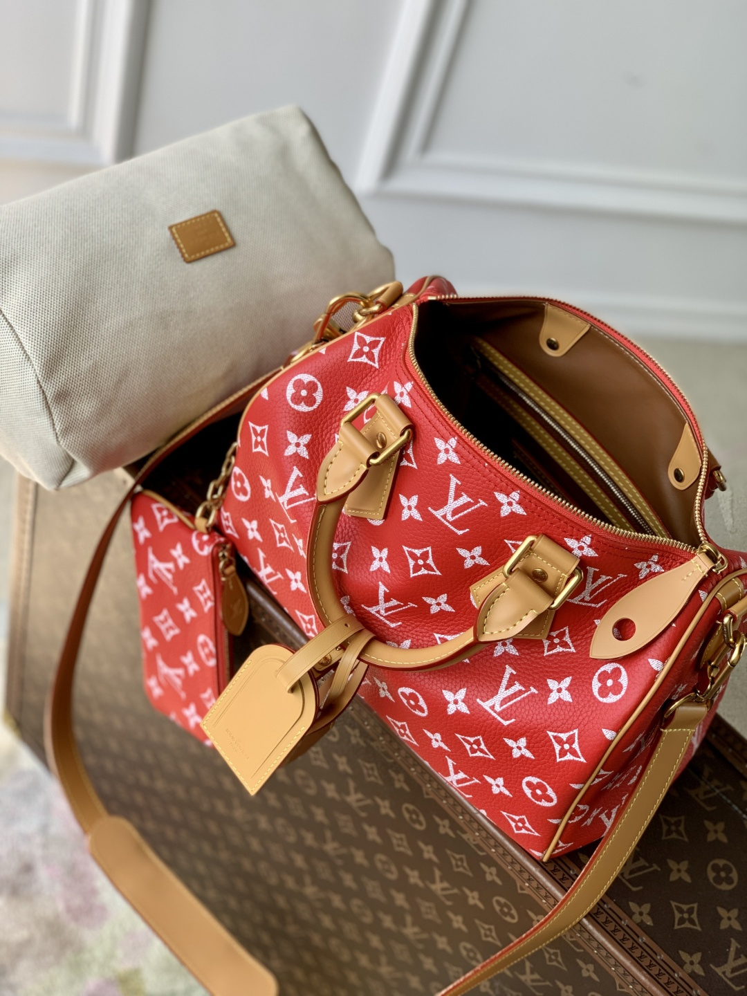 LOUIS VUITTON 路易威登 LV Speedy P9 30 可拆卸肩带 LV牛皮革 斜挎包 单肩包 双肩包 水桶 手提包  红色