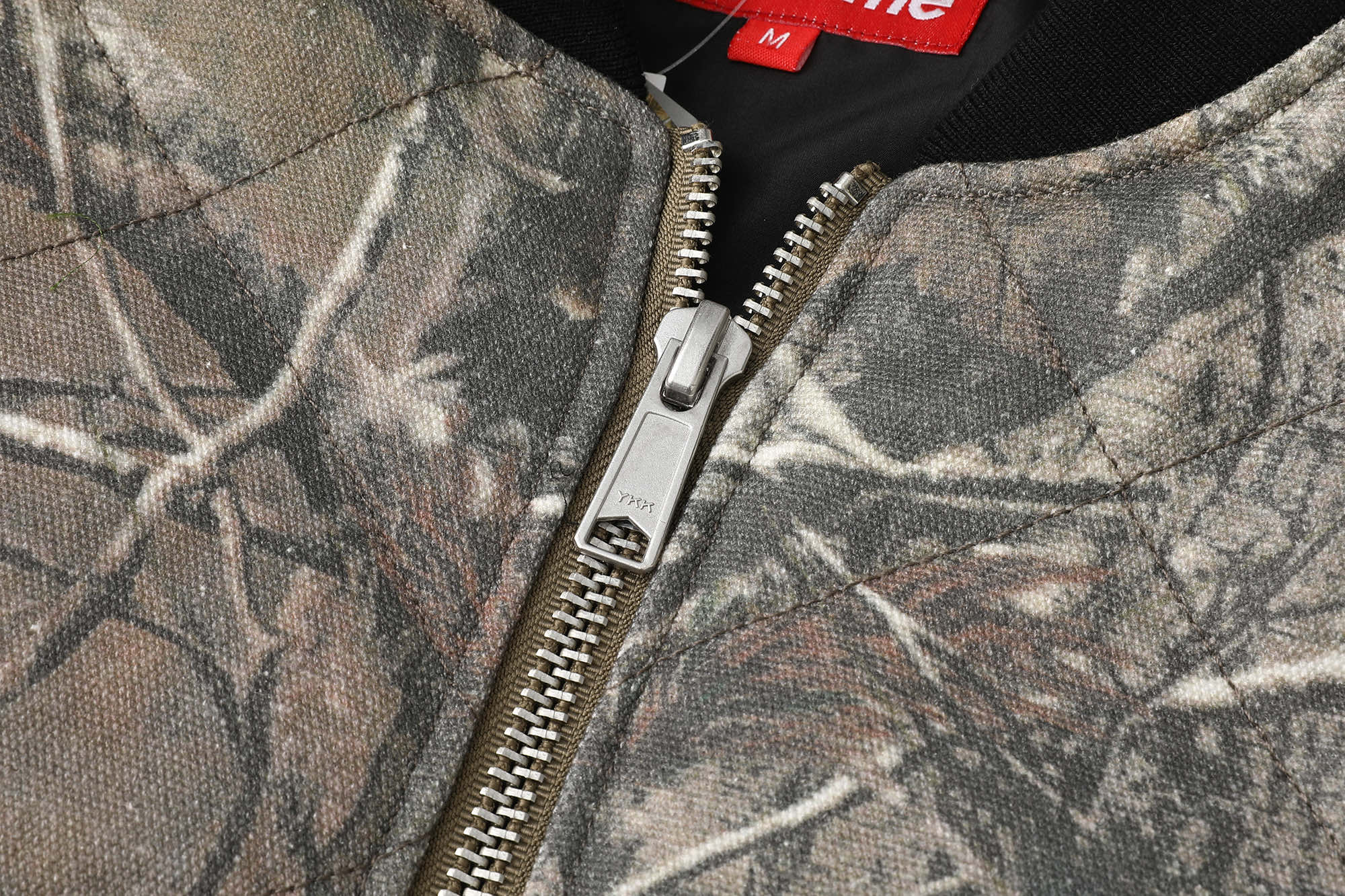 Supreme FW25 WEEK1 Zip-Off Sleeve Quilted Bomber Jacket 马甲二合一 棉服 纯色 男女同款B0   