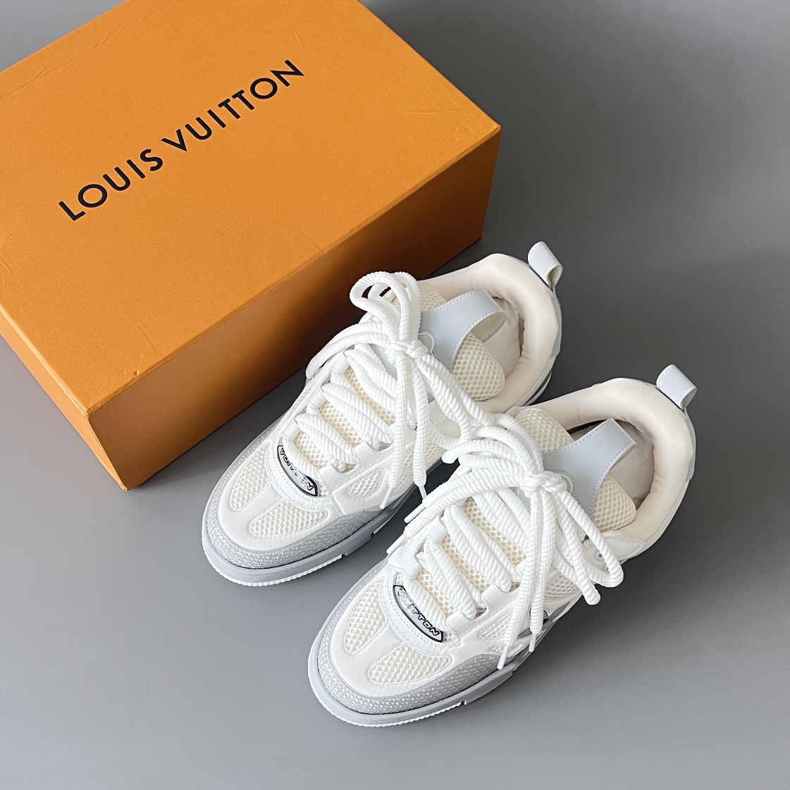 Louis Vuitton SKATE  LV 路易威登 面包鞋 低筒 休闲鞋 板鞋 运动鞋 男鞋 女鞋 波鞋C0  白色 1AHOEX