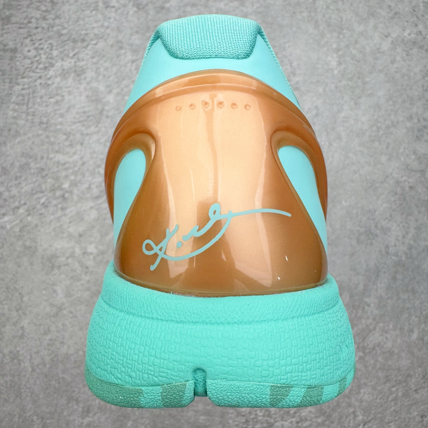 GX Kobe6  前掌Zoom Turbo 气垫 后掌EVA缓震 低筒 球鞋 籃球鞋 實戰鞋 真碳板 男鞋 波鞋 自由女神 IO5774-300