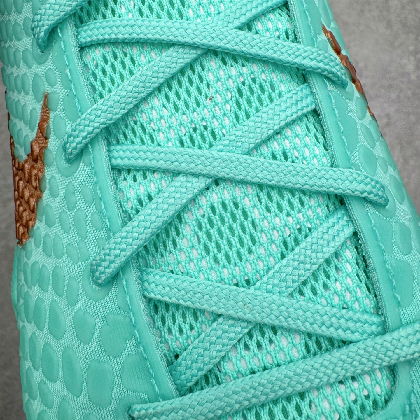 GX Kobe6  前掌Zoom Turbo 气垫 后掌EVA缓震 低筒 球鞋 籃球鞋 實戰鞋 真碳板 男鞋 波鞋 自由女神 IO5774-300