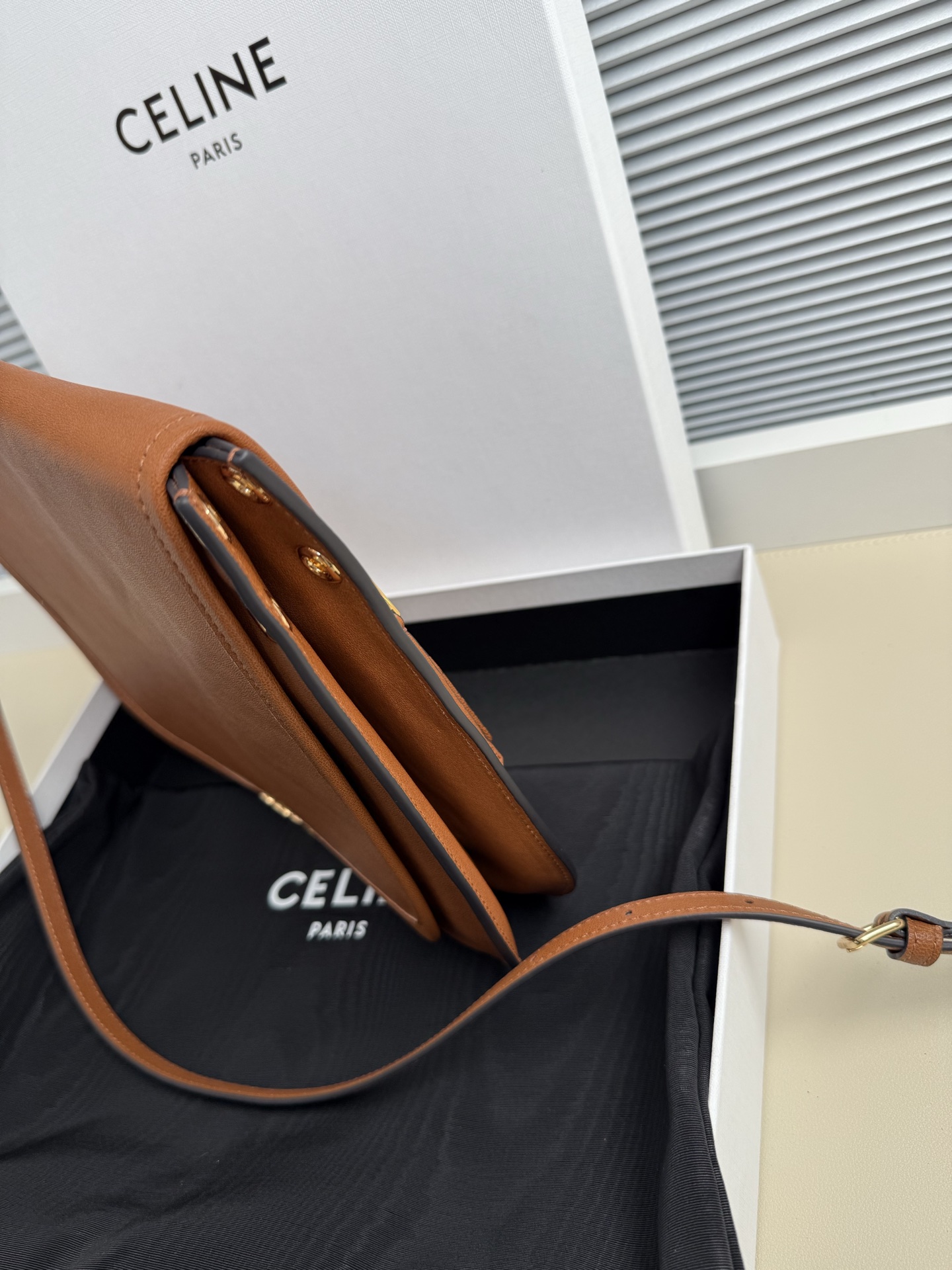 34CM CELINE Triomphe Besace 赛琳 托特包 手提包 单肩包 斜挎包 褐色123632T88-GFY5