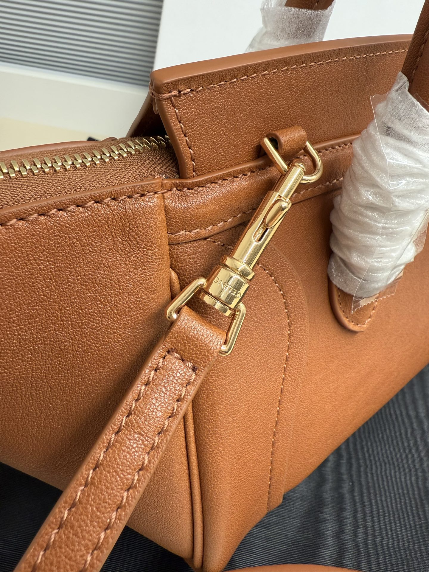 CELINE Luggage 赛琳 托特包 手提包 单肩包 斜挎包 棕色 L100E3GW2