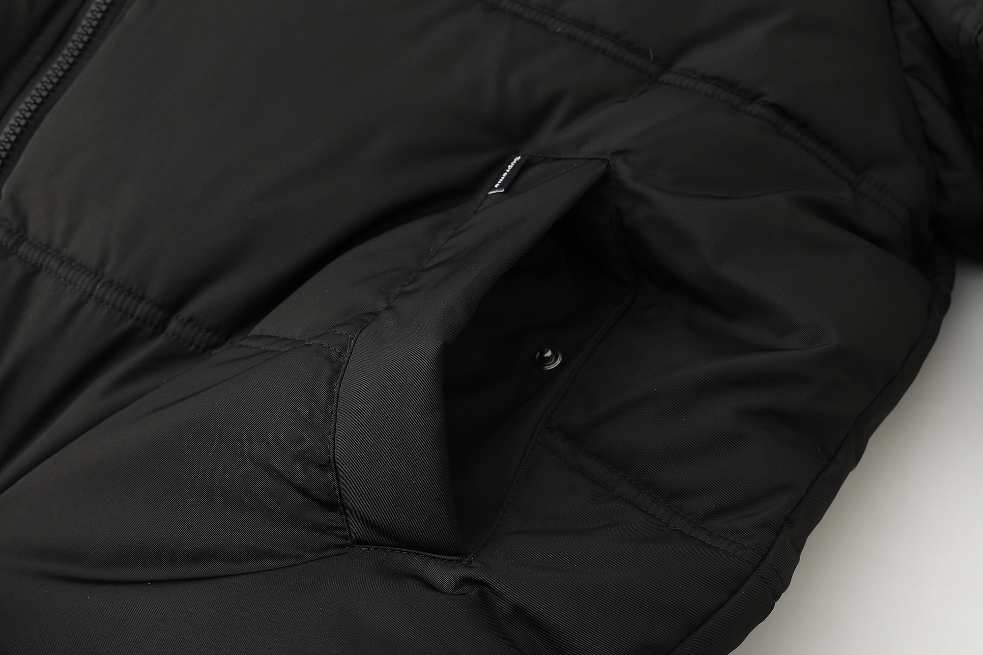 Supreme 25FW LEATHER YOKE PUFFER JACKET 皮革拼接  羽绒  拼色 凤搂 男女同款 