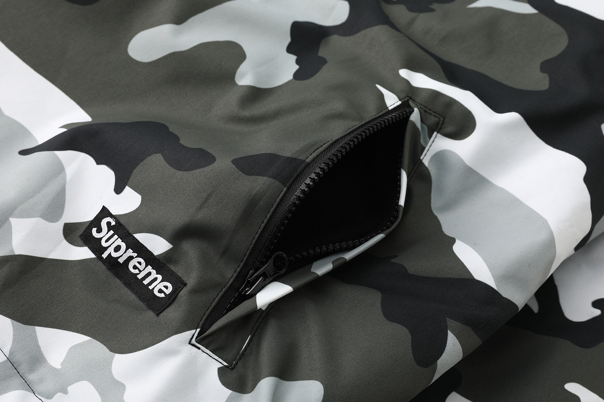 Supreme POLARTEC 联名款 FW25 WEEK8 Polartec Shearling Reversible Pullover 双面穿羊羔毛半拉链套头外套  凤搂 男女同款 黑色 绿色 粉色 树枝迷彩