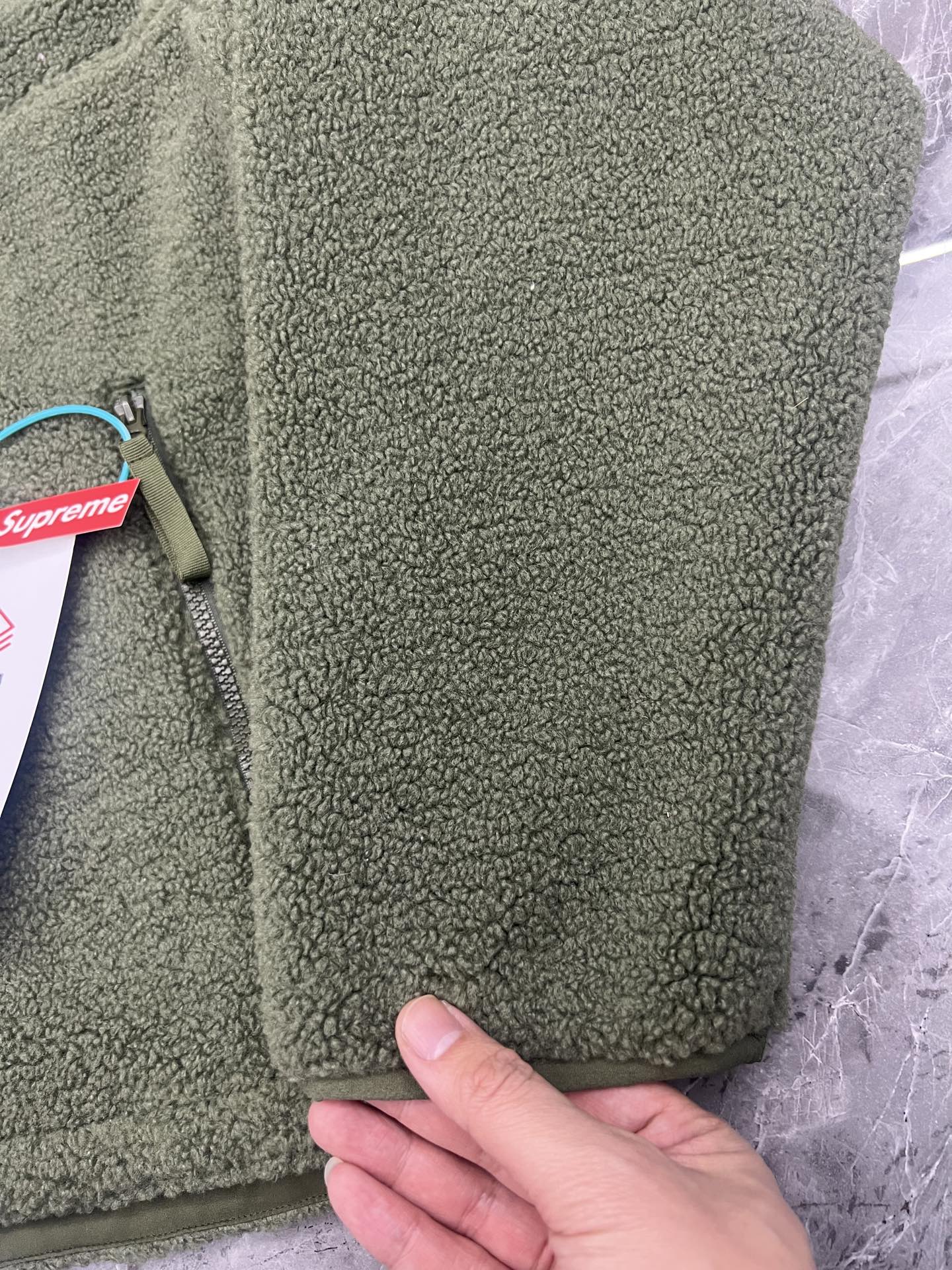 Supreme POLARTEC 联名款 FW25 WEEK8 Polartec Shearling Reversible Pullover 双面穿羊羔毛半拉链套头外套  凤搂 男女同款 黑色 绿色 粉色 树枝迷彩