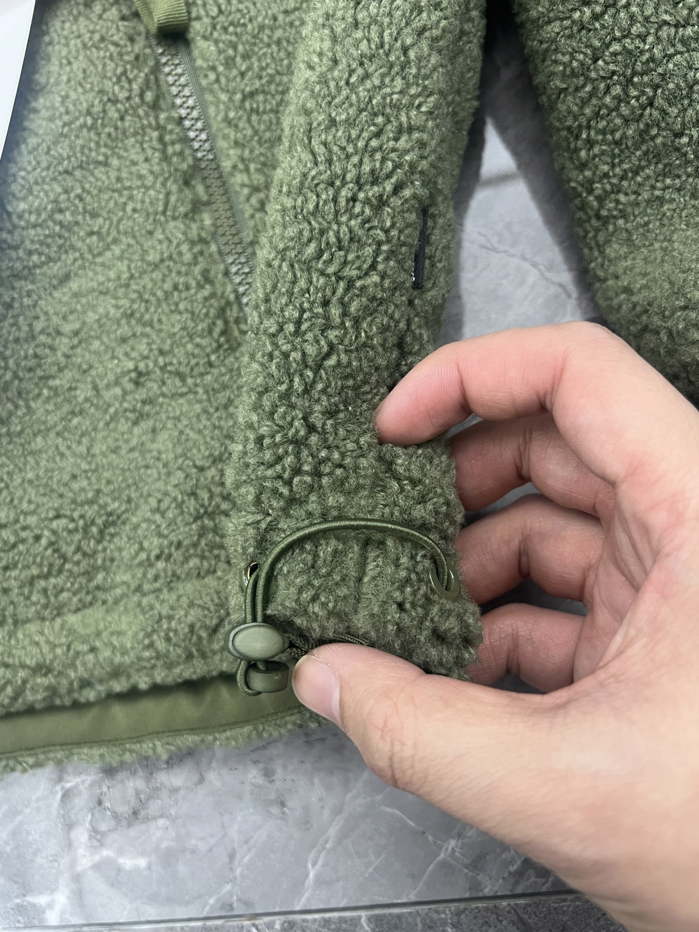 Supreme POLARTEC 联名款 FW25 WEEK8 Polartec Shearling Reversible Pullover 双面穿羊羔毛半拉链套头外套  凤搂 男女同款 黑色 绿色 粉色 树枝迷彩